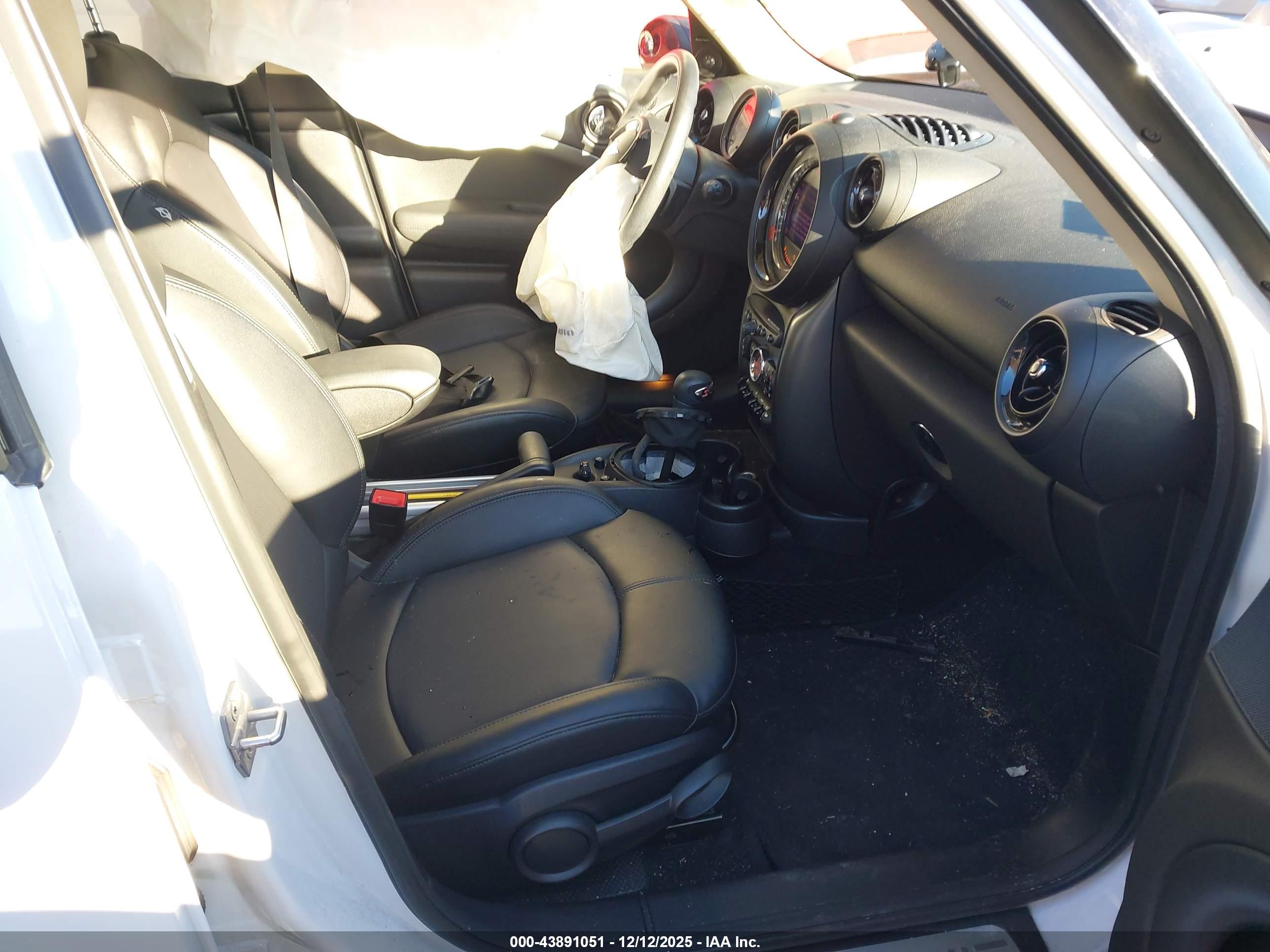 MINI COUNTRYMAN image 5