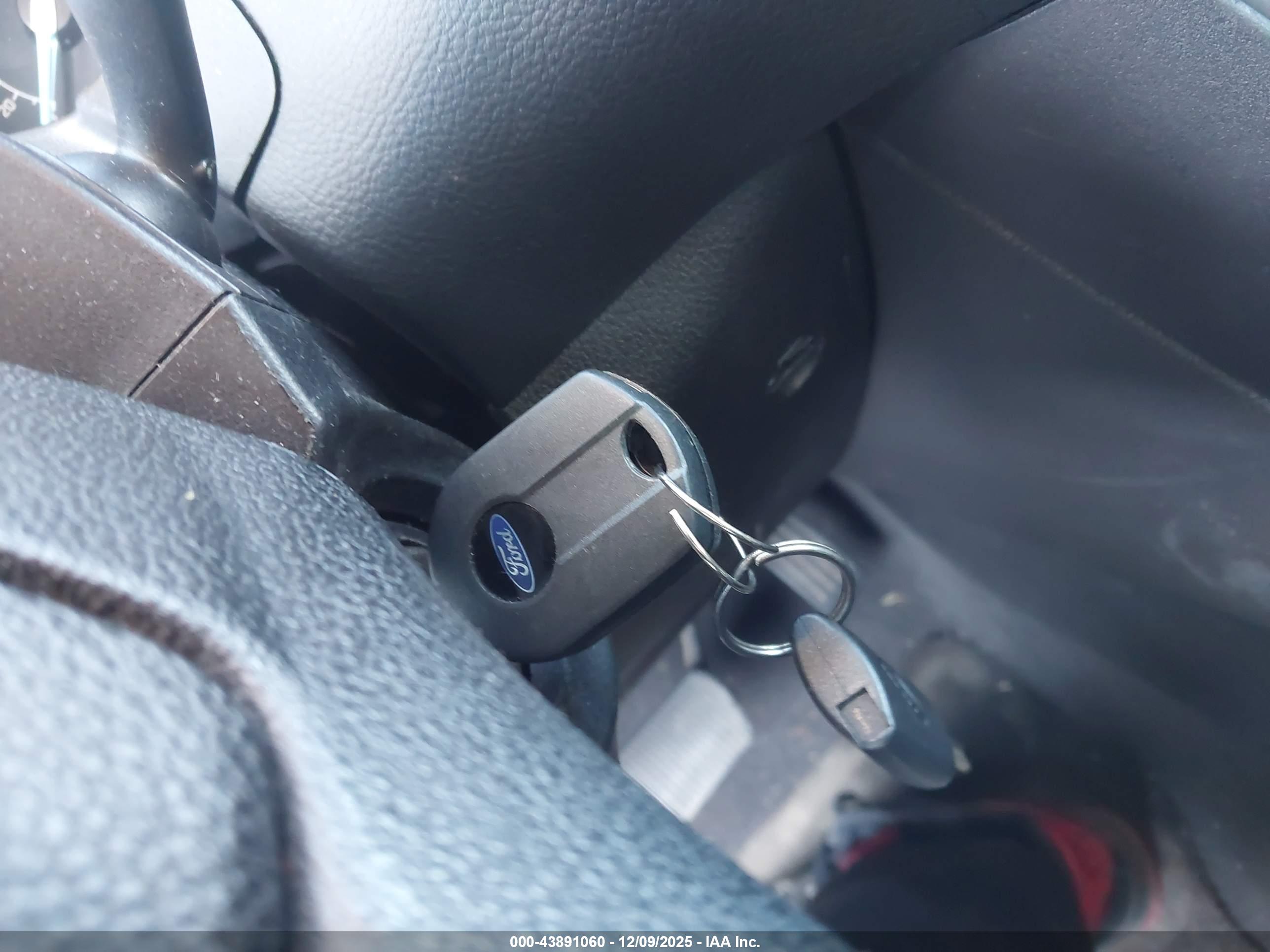 FORD FOCUS image 11