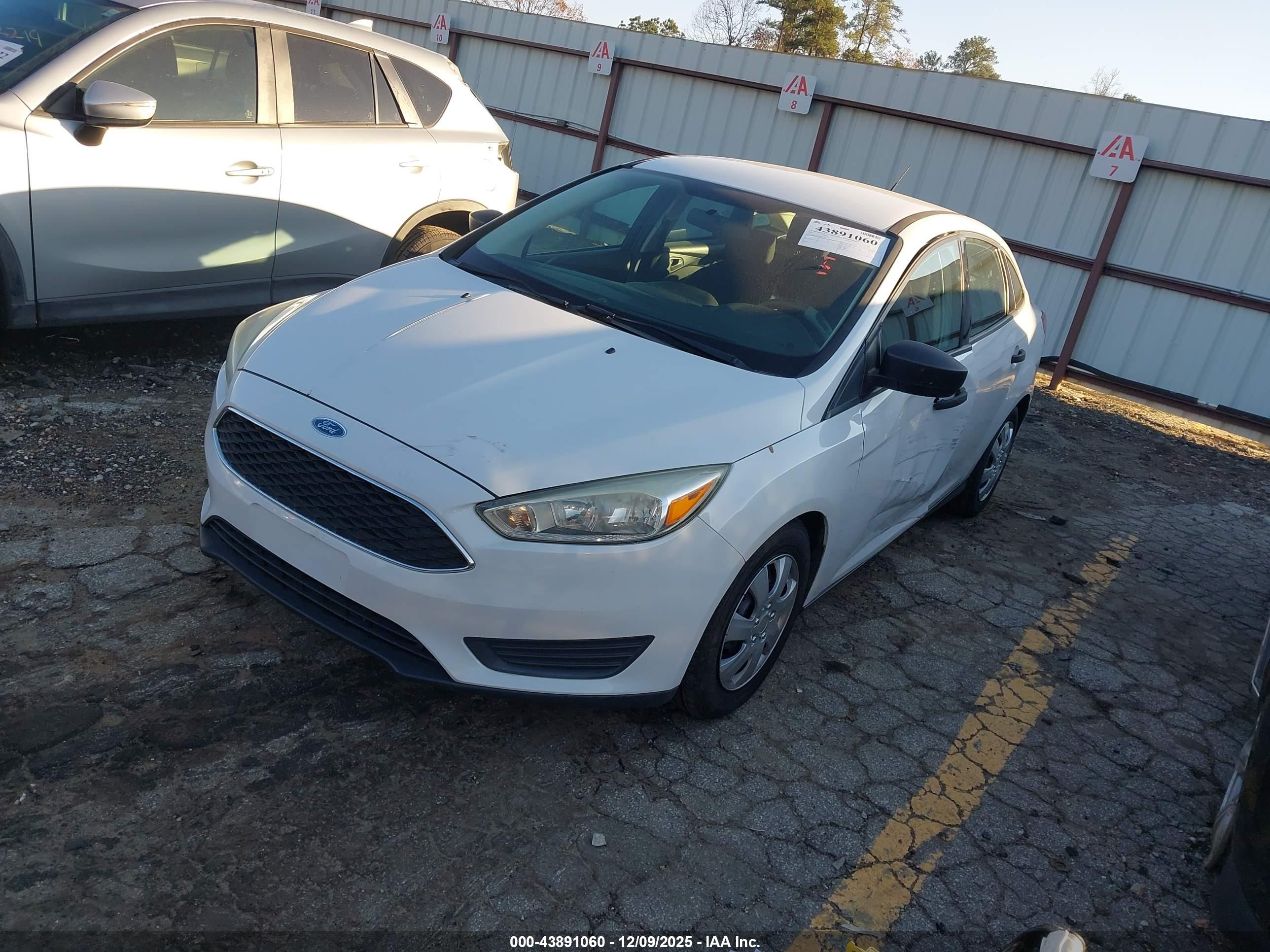 FORD FOCUS image 2