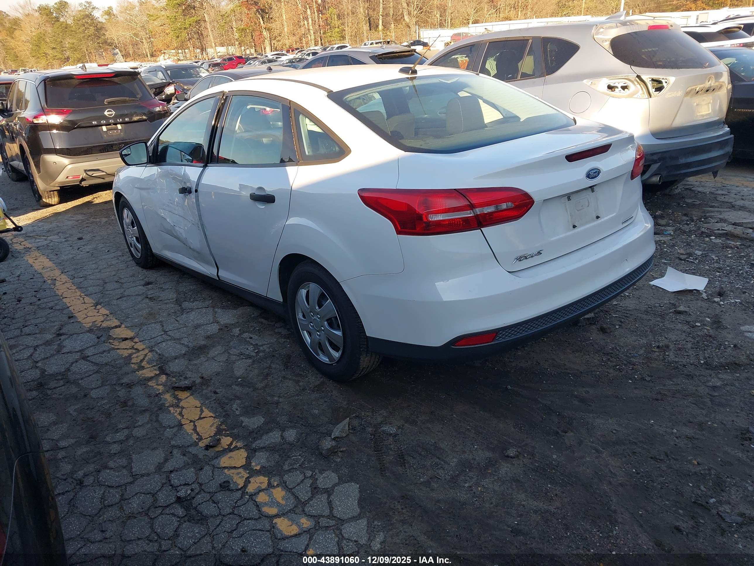 FORD FOCUS image 3