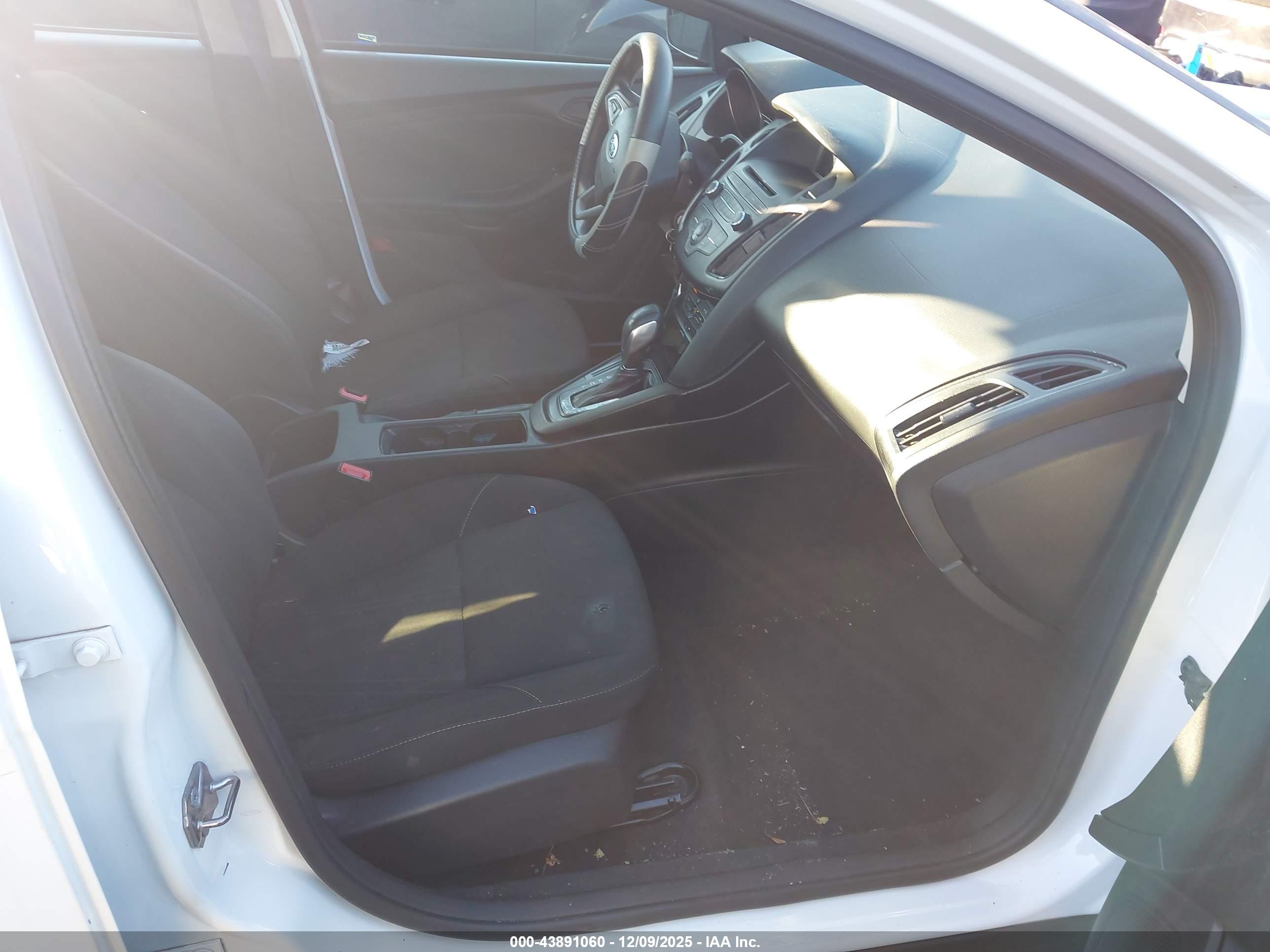 FORD FOCUS image 5