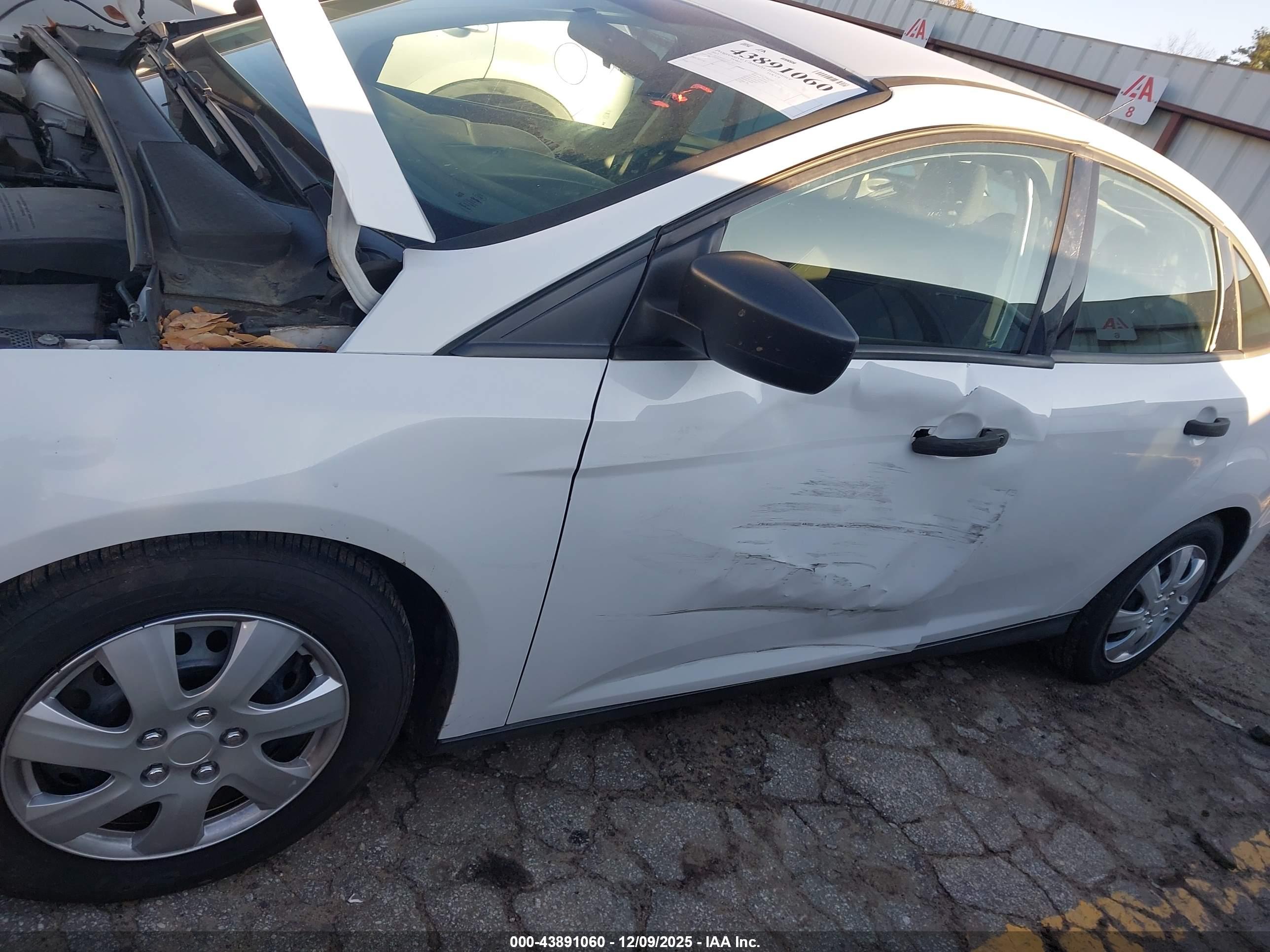 FORD FOCUS image 6