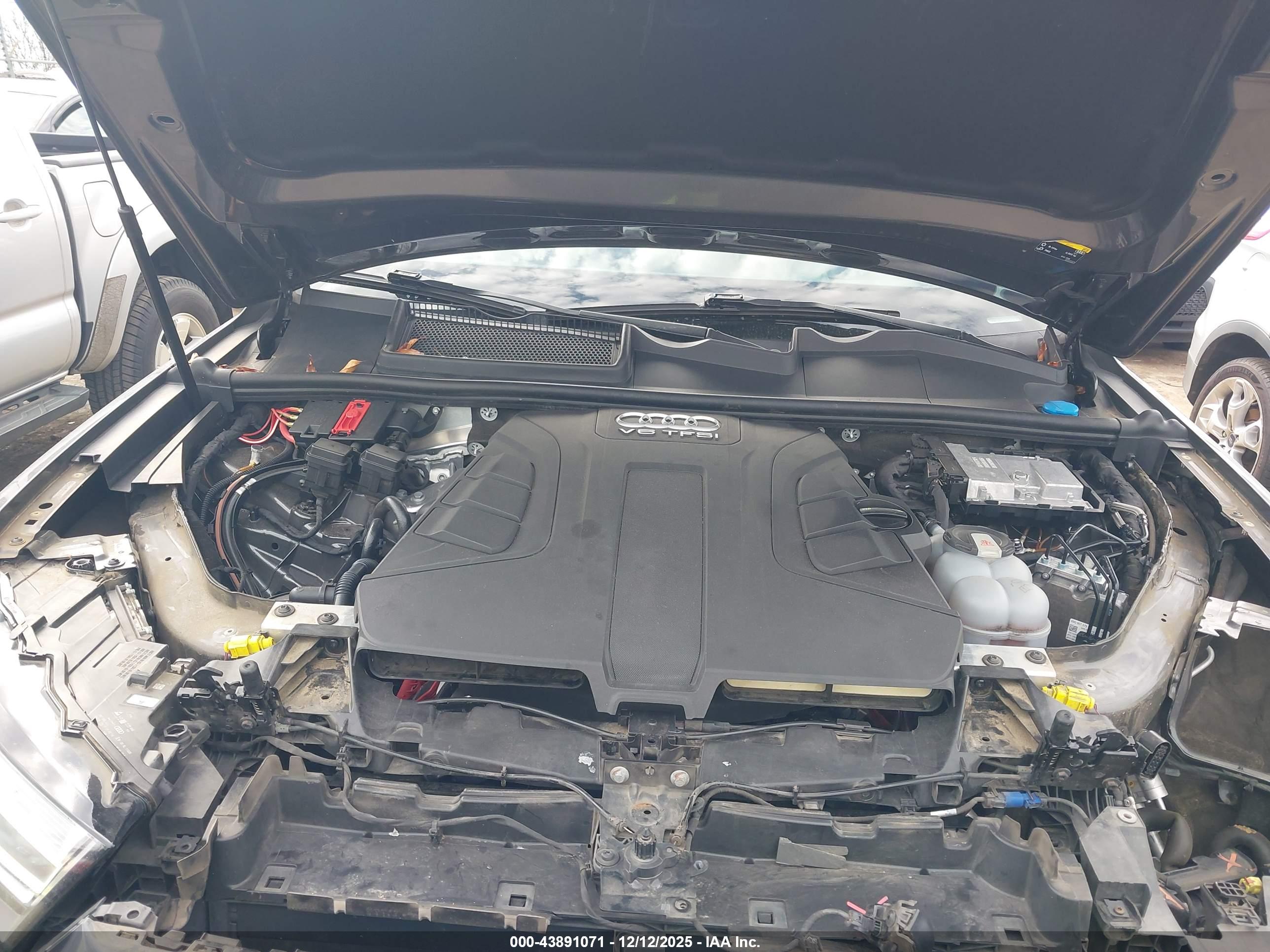 AUDI Q7 image 10