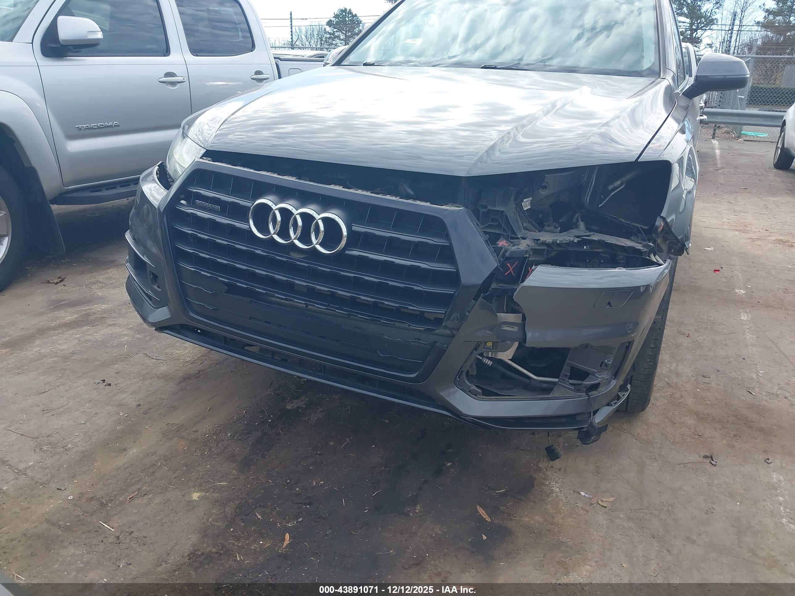 AUDI Q7 image 6