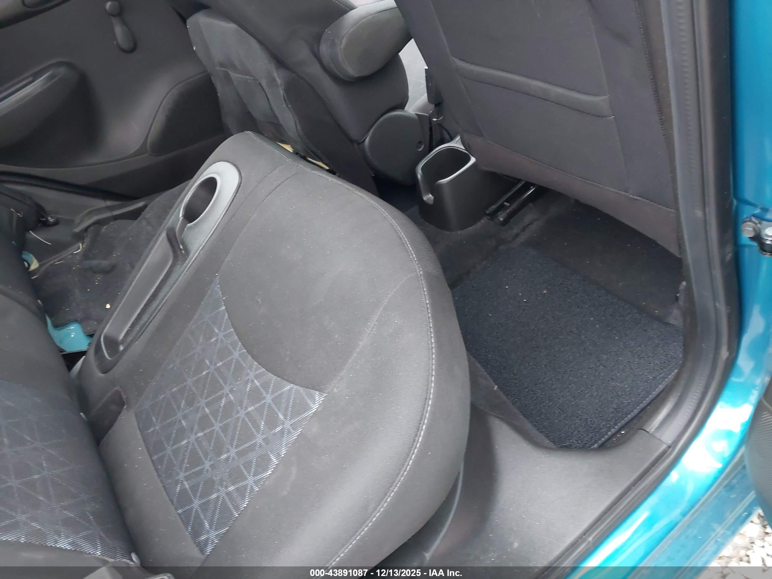 CHEVROLET SPARK image 8