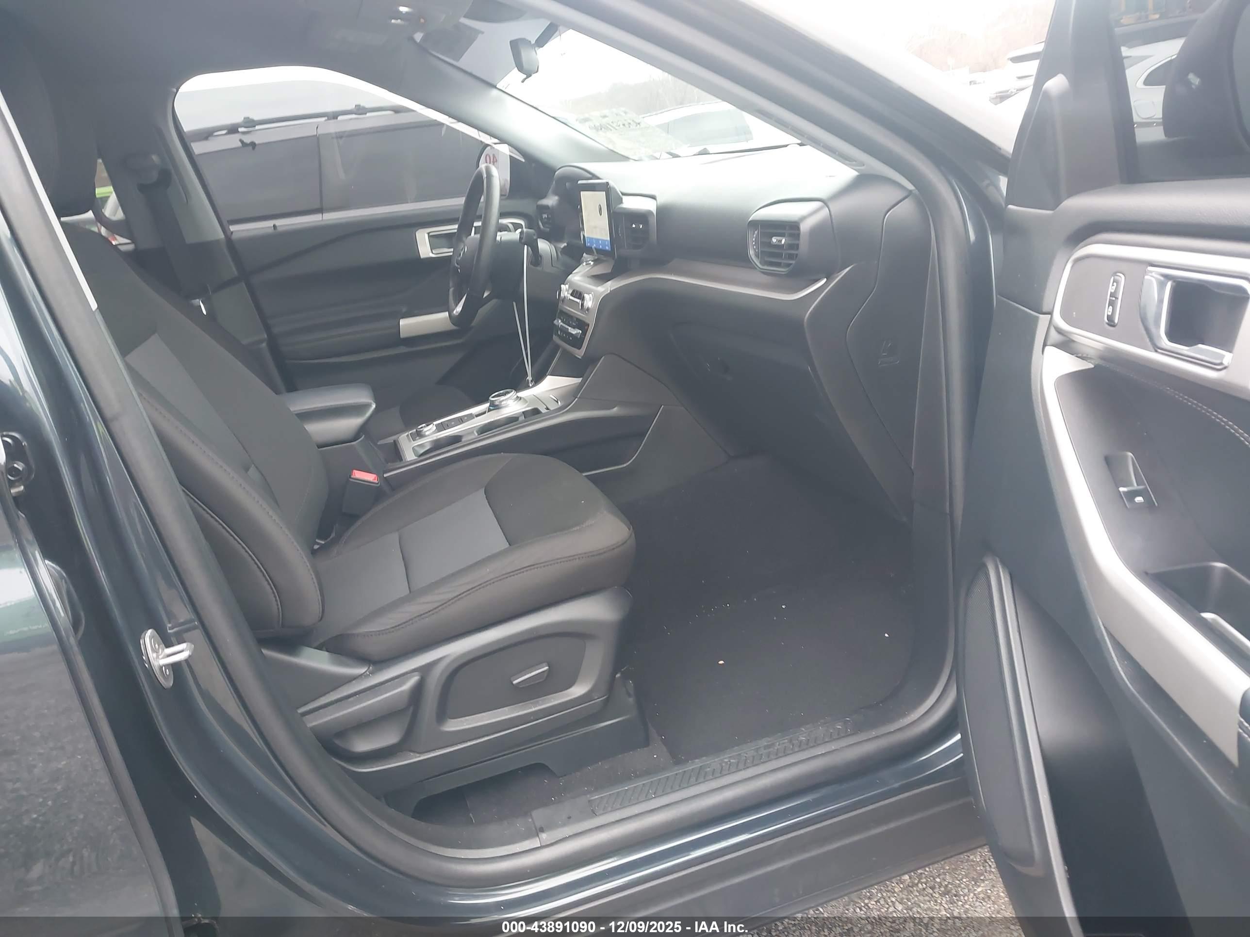 FORD EXPLORER image 5