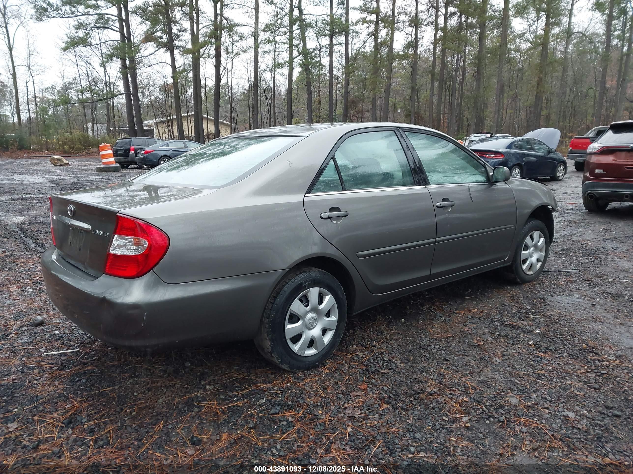 TOYOTA CAMRY image 4