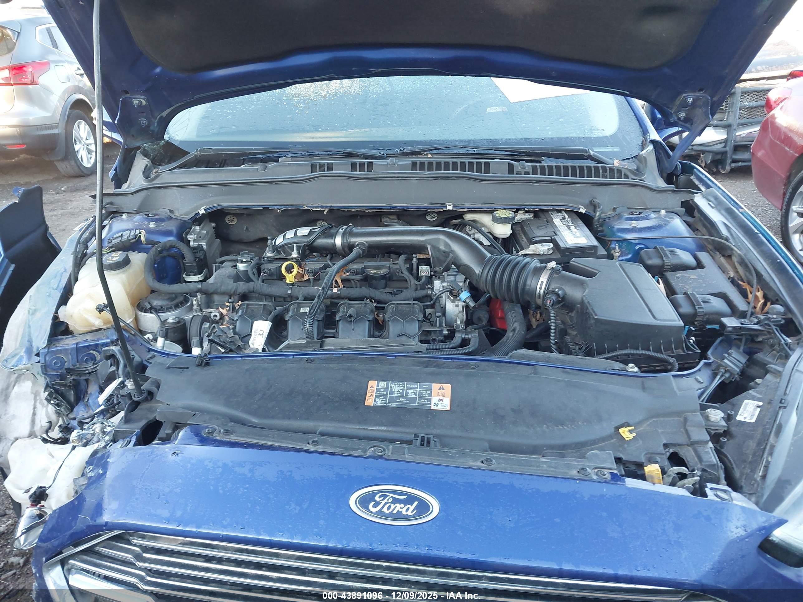 FORD FUSION image 10