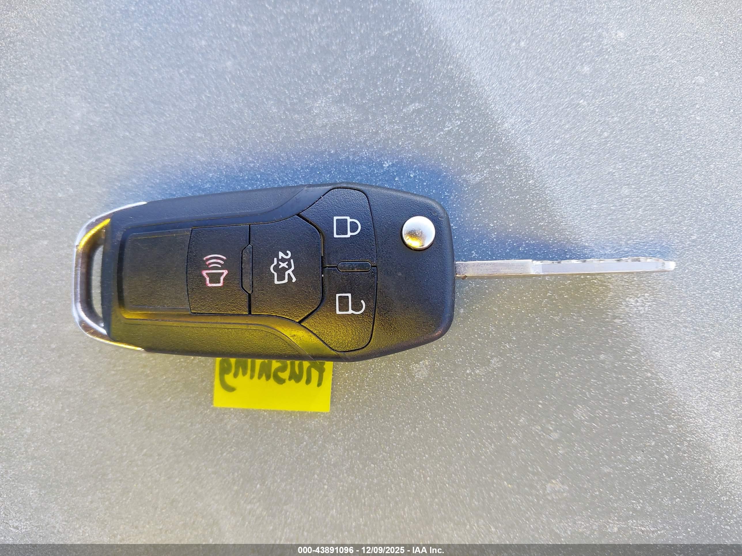 FORD FUSION image 11