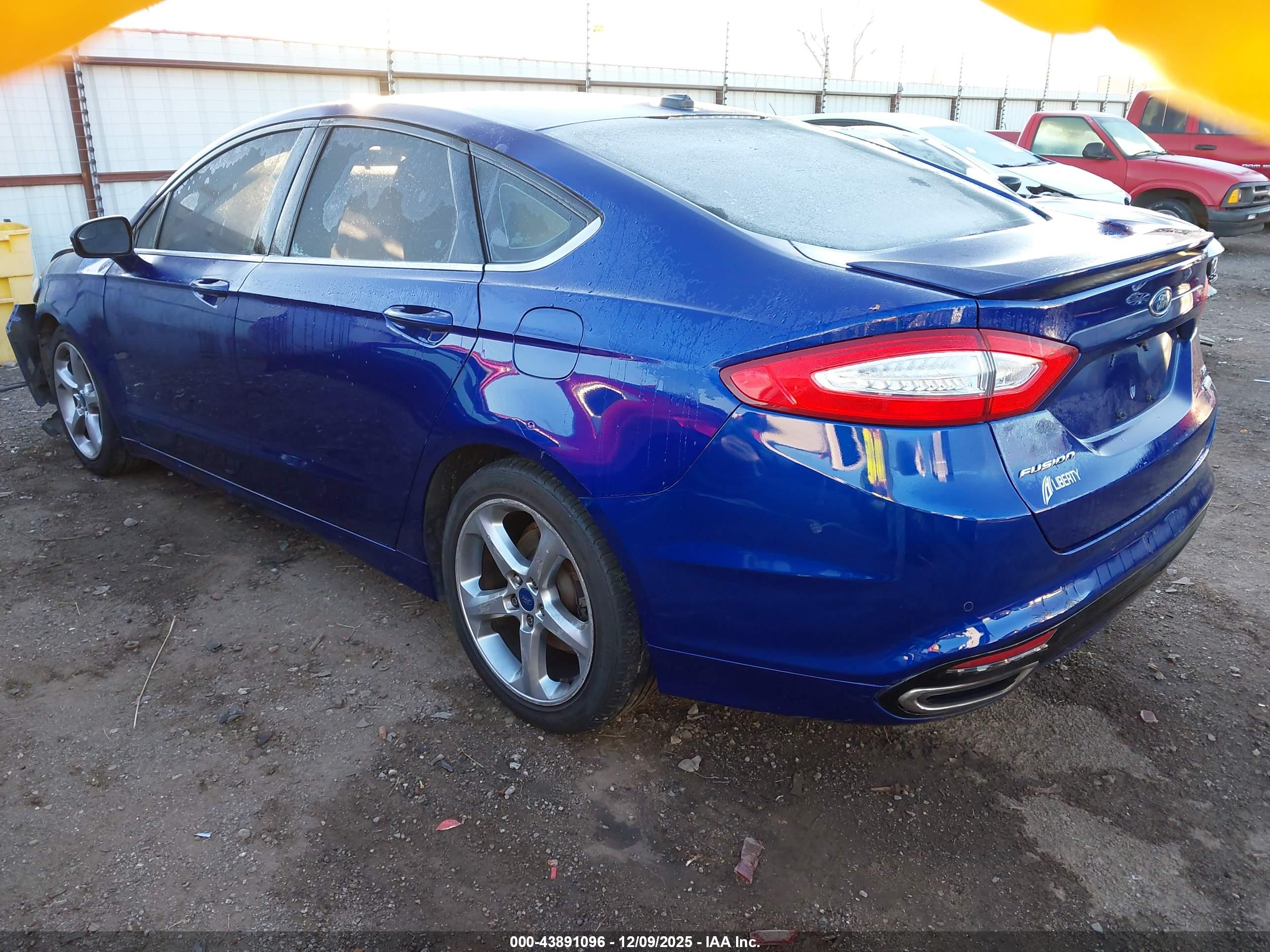 FORD FUSION image 3