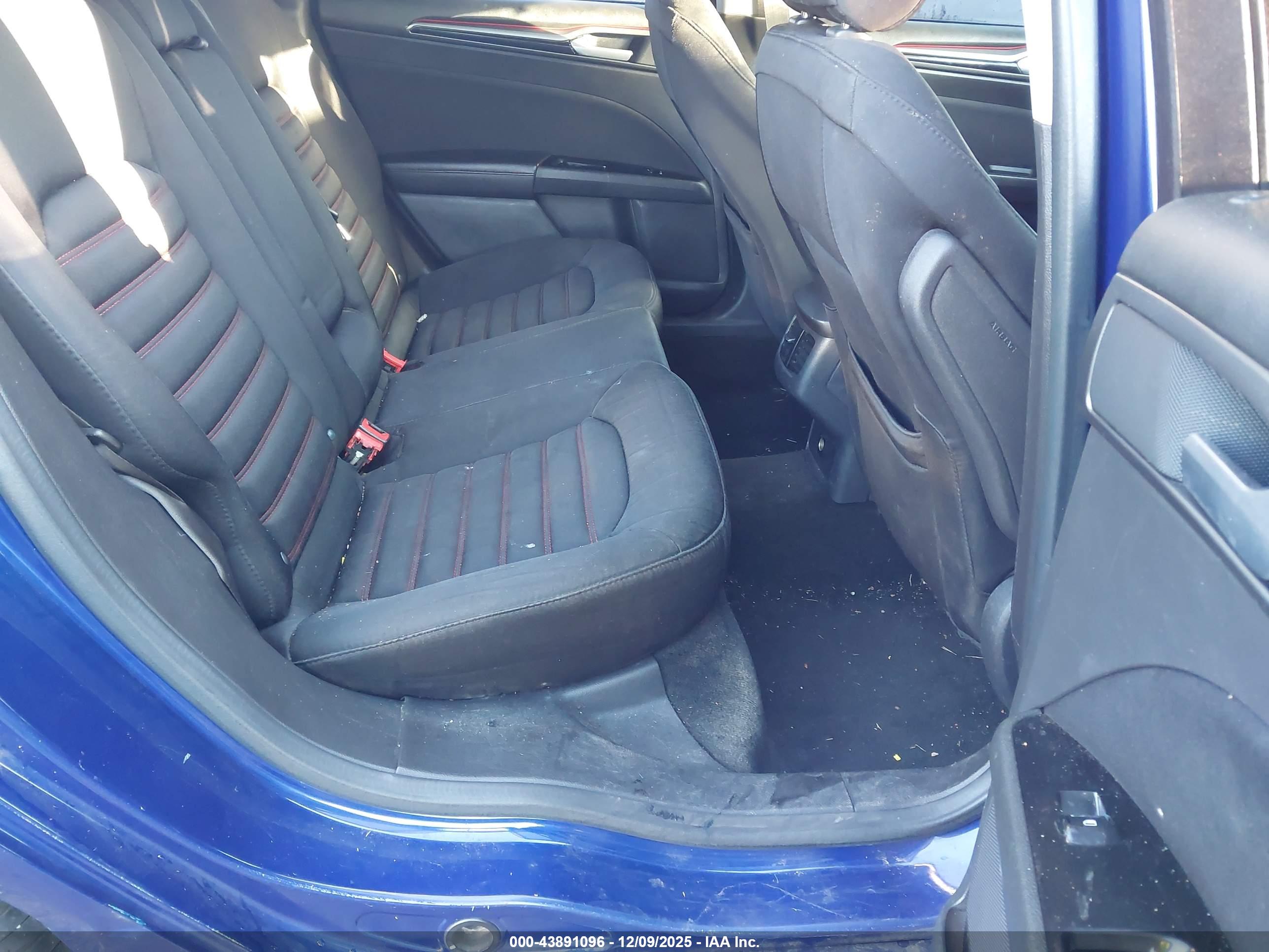 FORD FUSION image 8