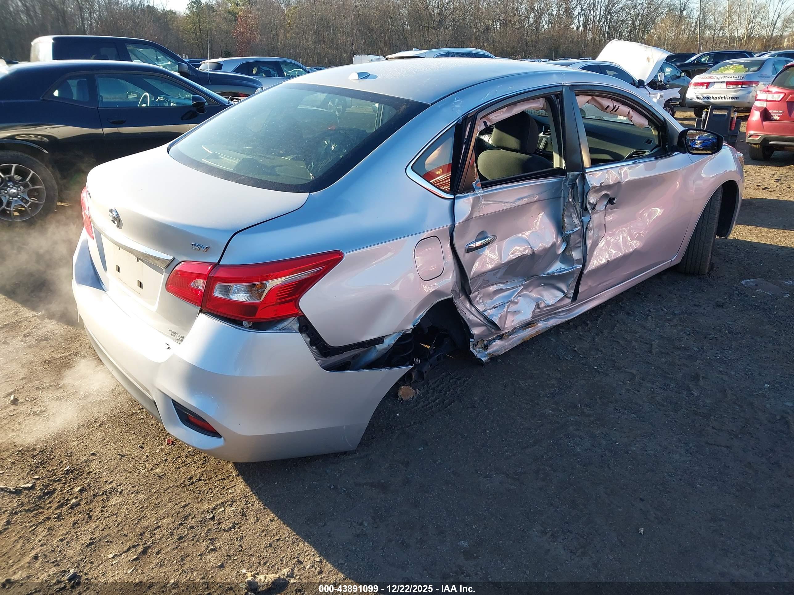 NISSAN SENTRA image 4
