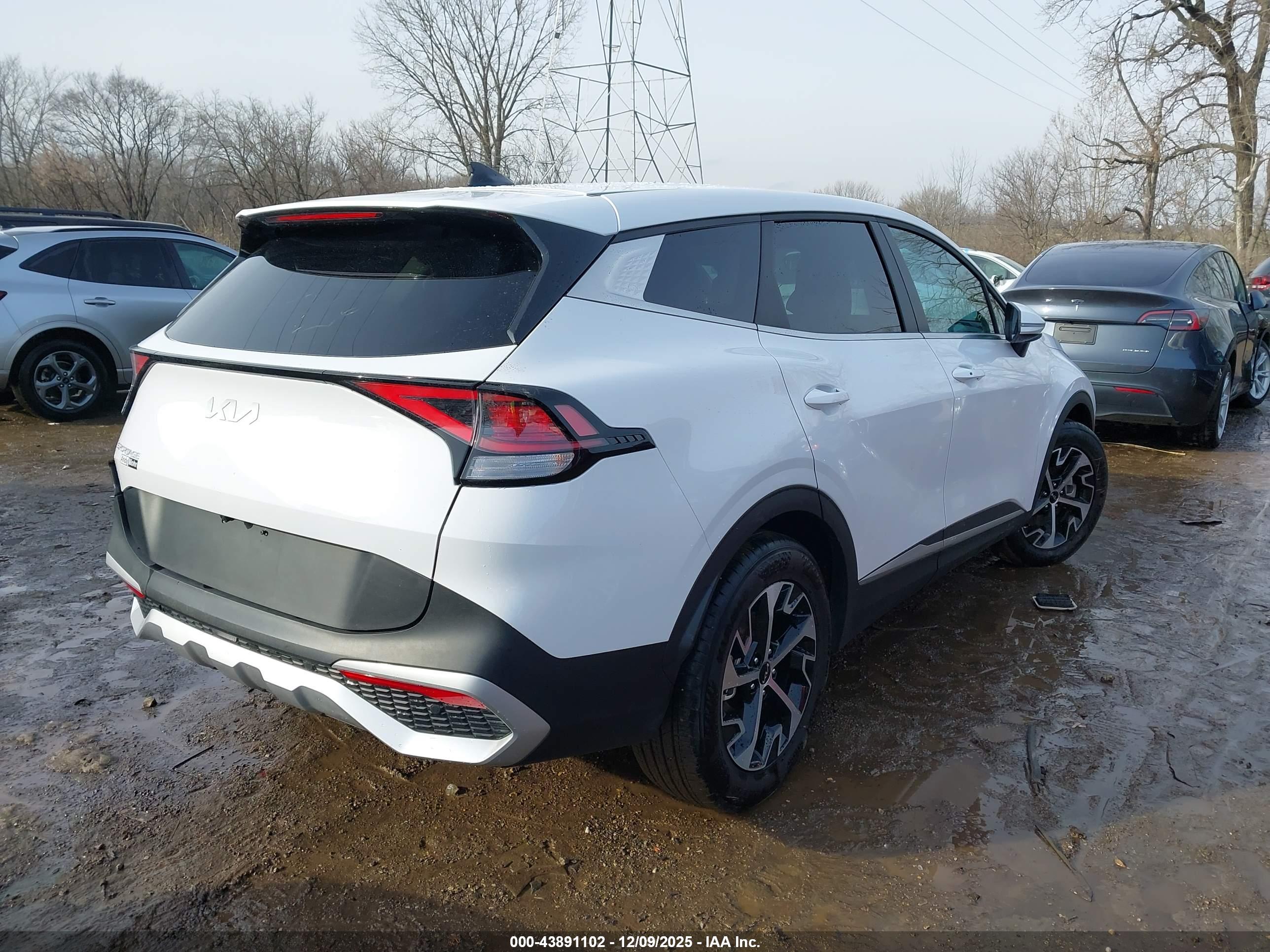 KIA SPORTAGE image 4