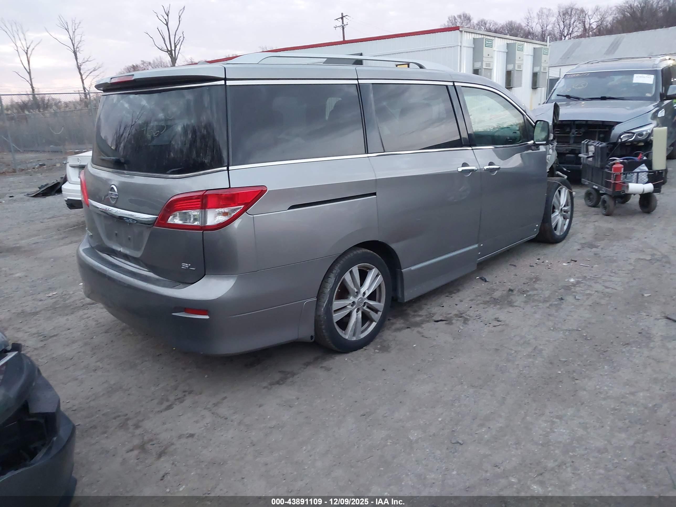 NISSAN QUEST image 4