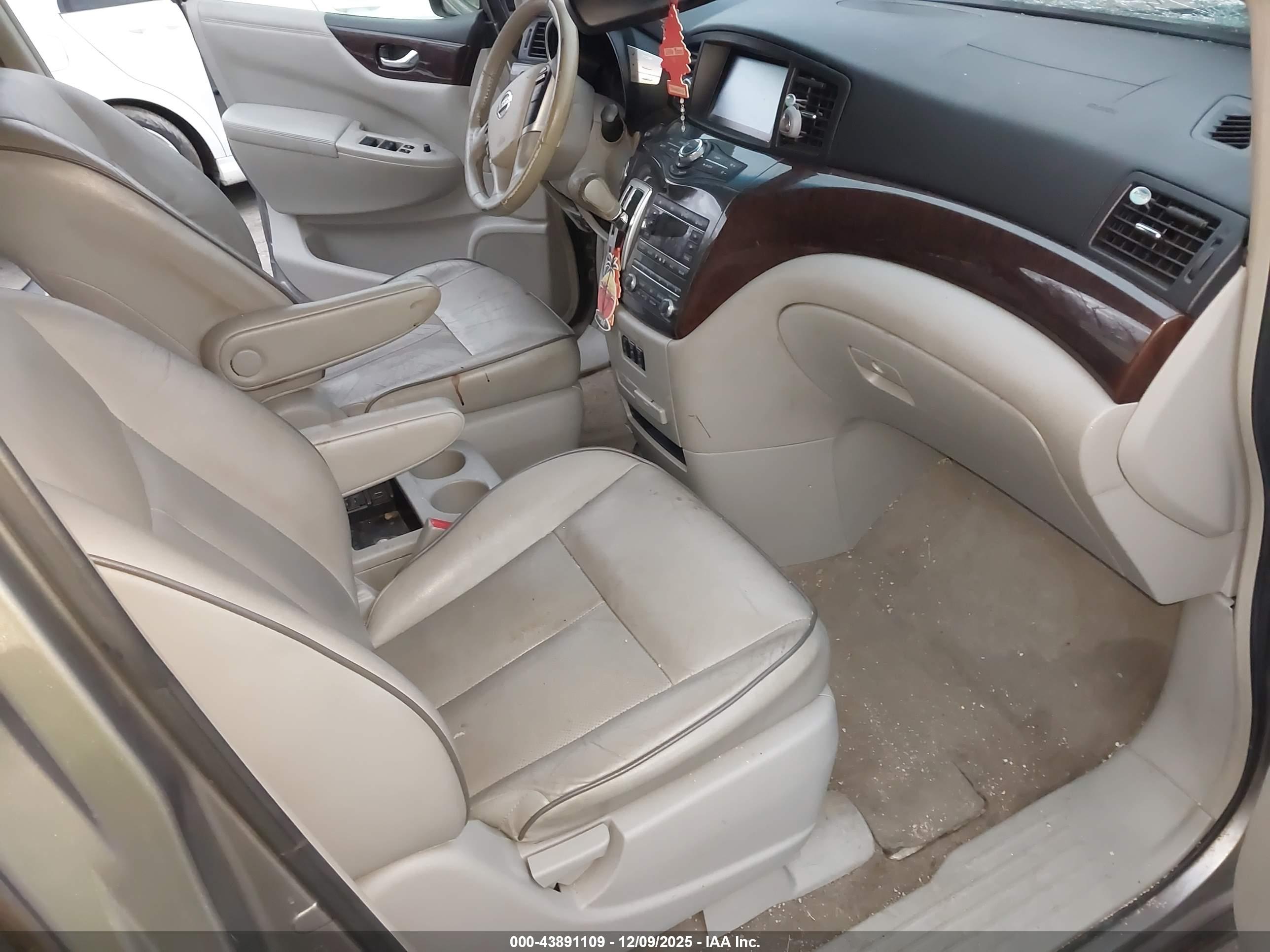 NISSAN QUEST image 5