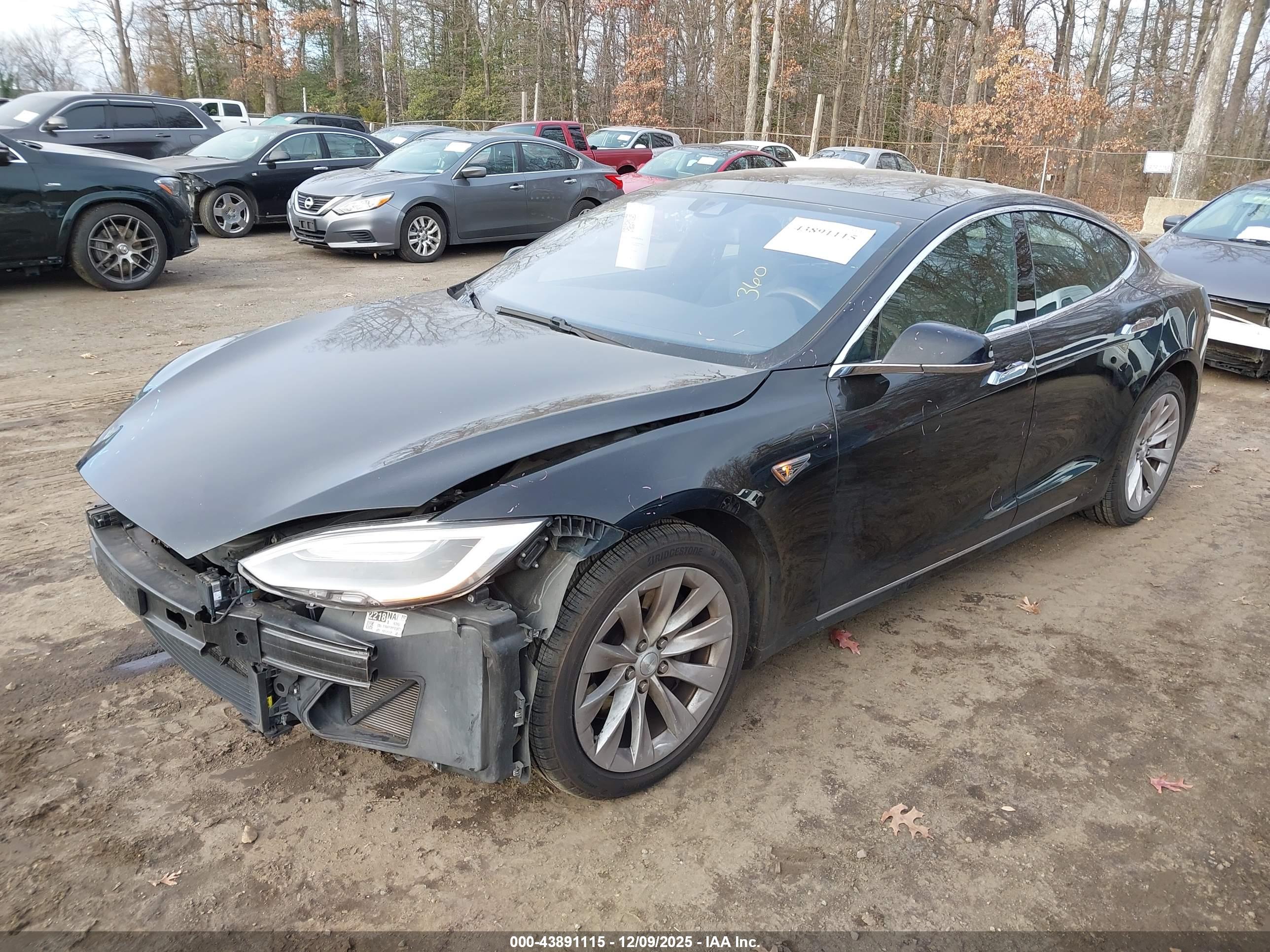 TESLA MODEL image 2