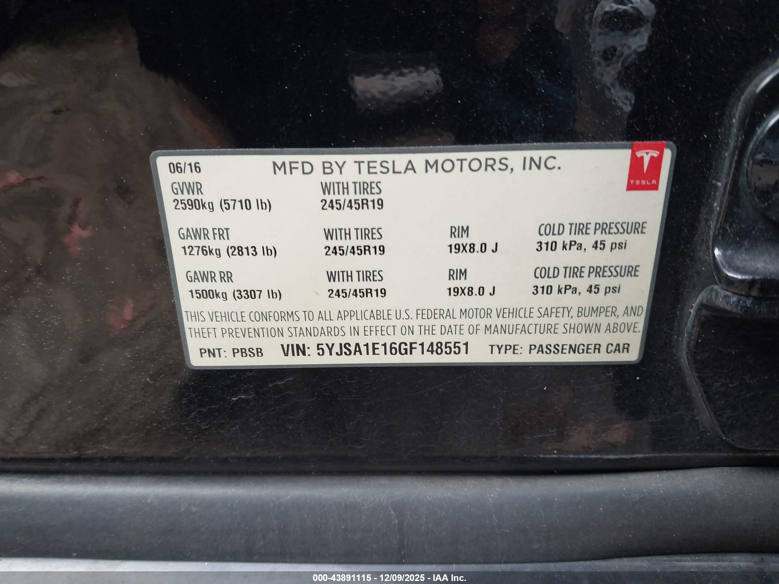 TESLA MODEL image 9