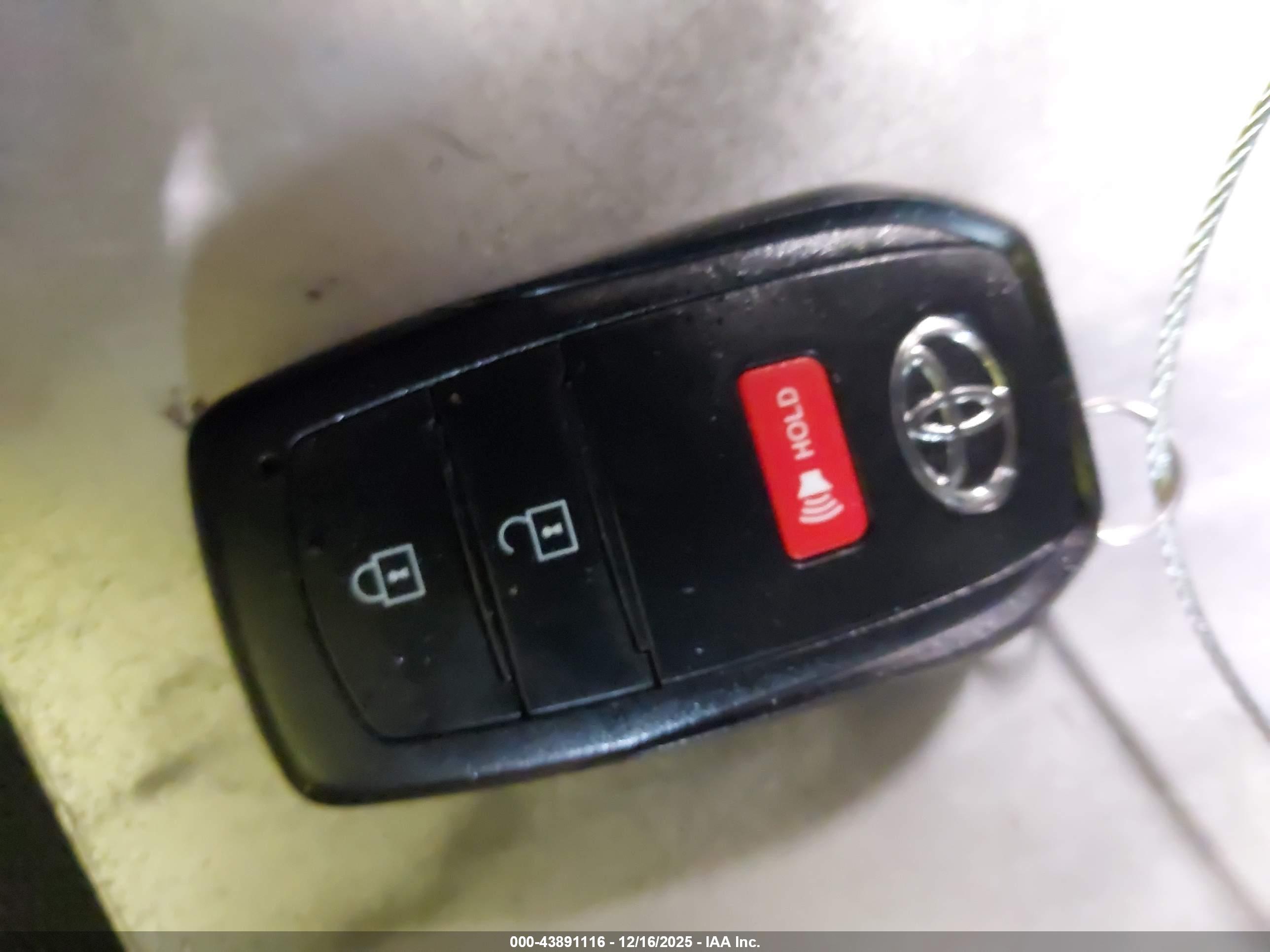 TOYOTA TACOMA image 11