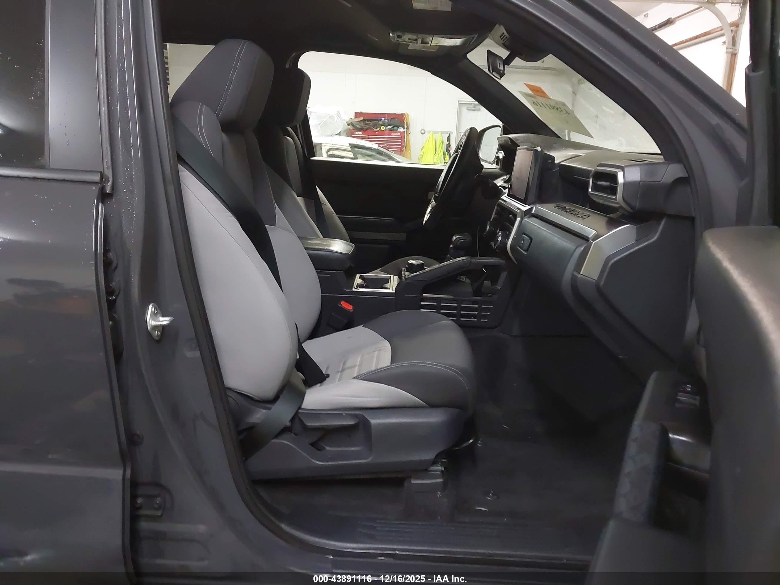 TOYOTA TACOMA image 5
