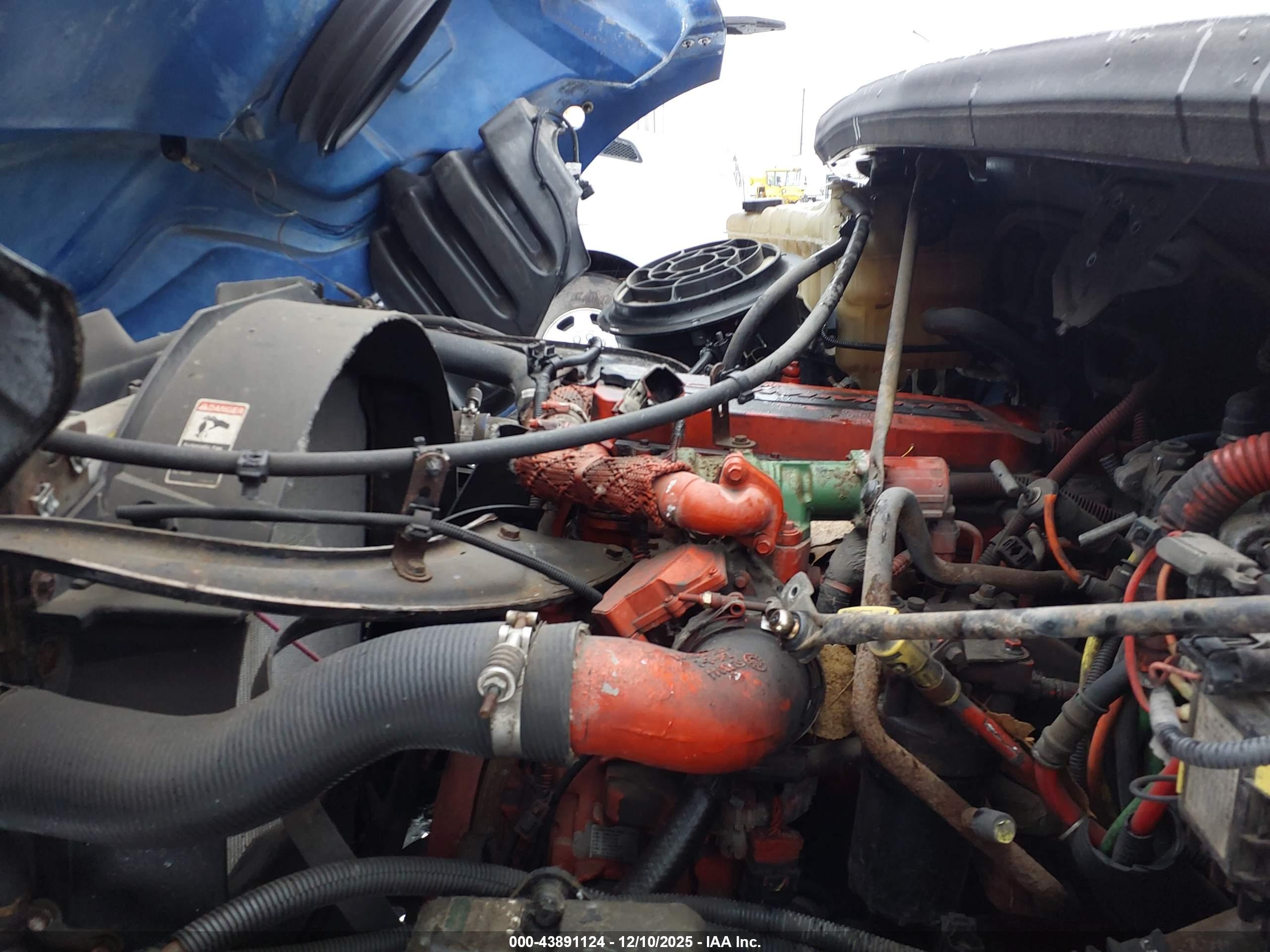 FREIGHTLINER M2 image 10