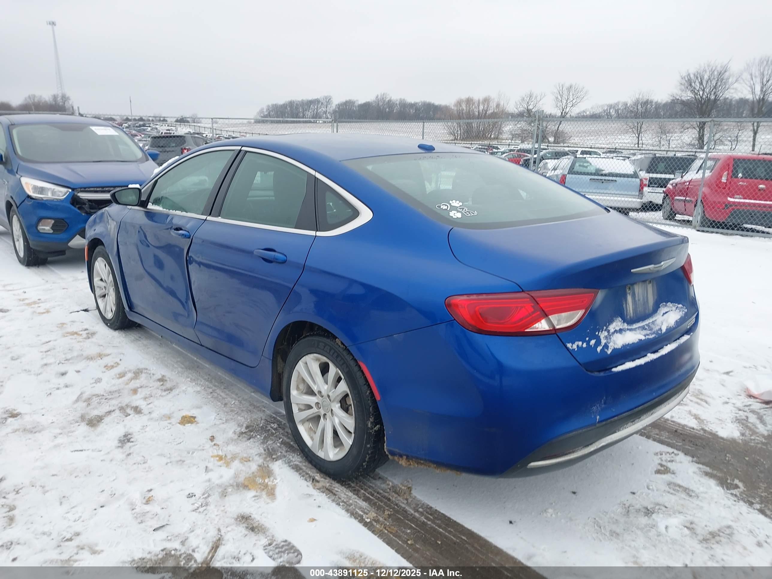 CHRYSLER 200 image 3