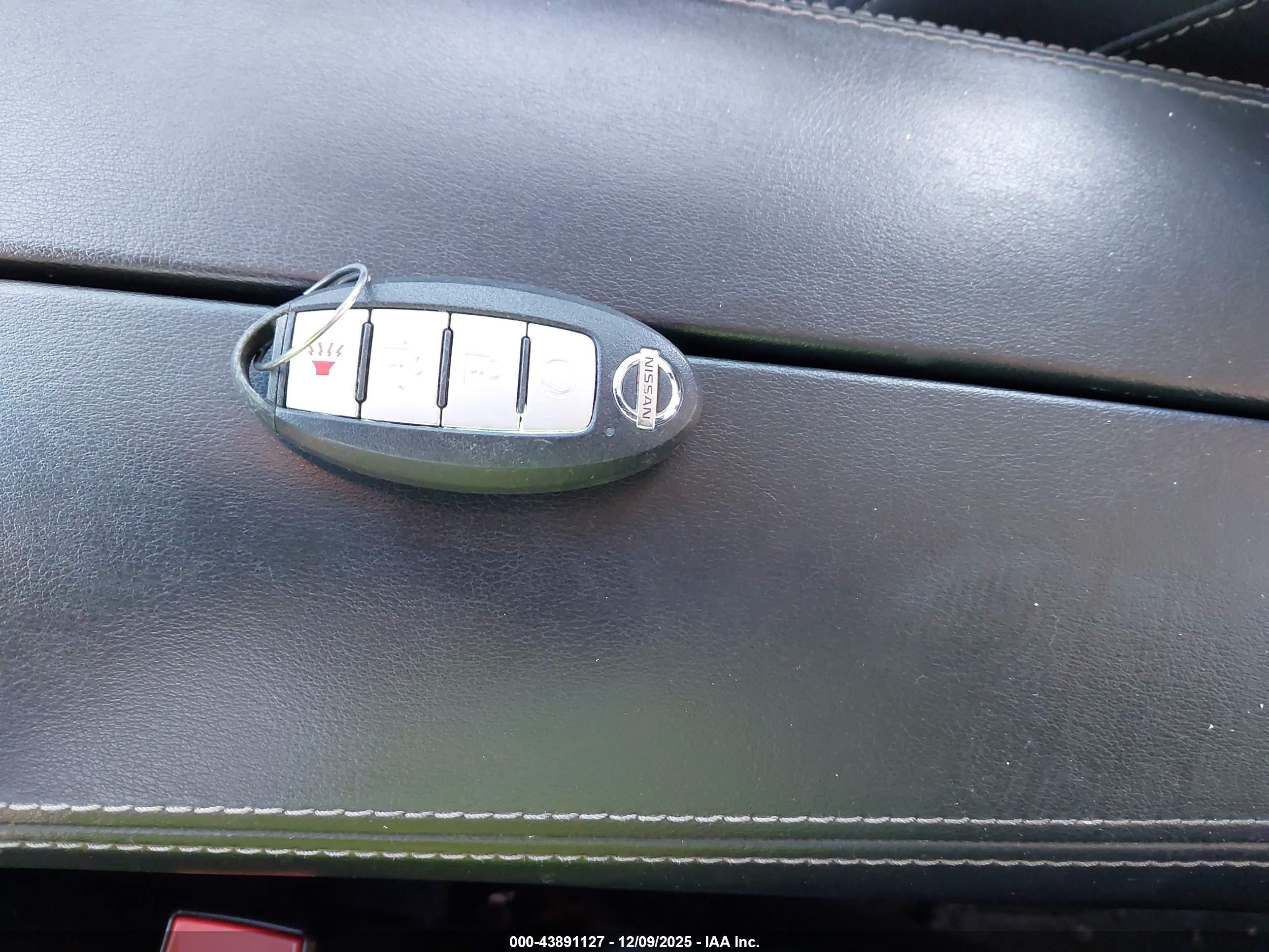 NISSAN ROGUE image 11