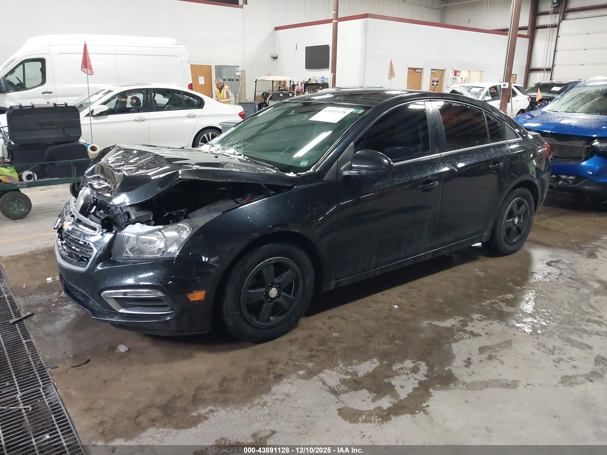 CHEVROLET CRUZE image 2