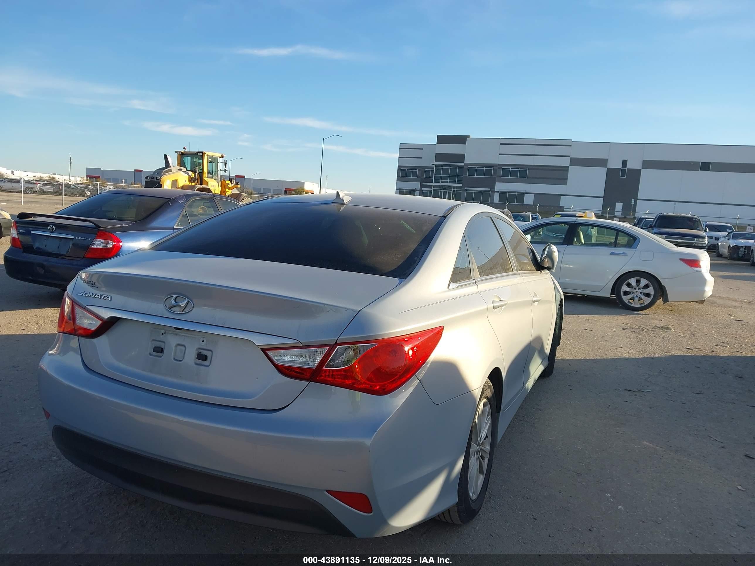 HYUNDAI SONATA image 4