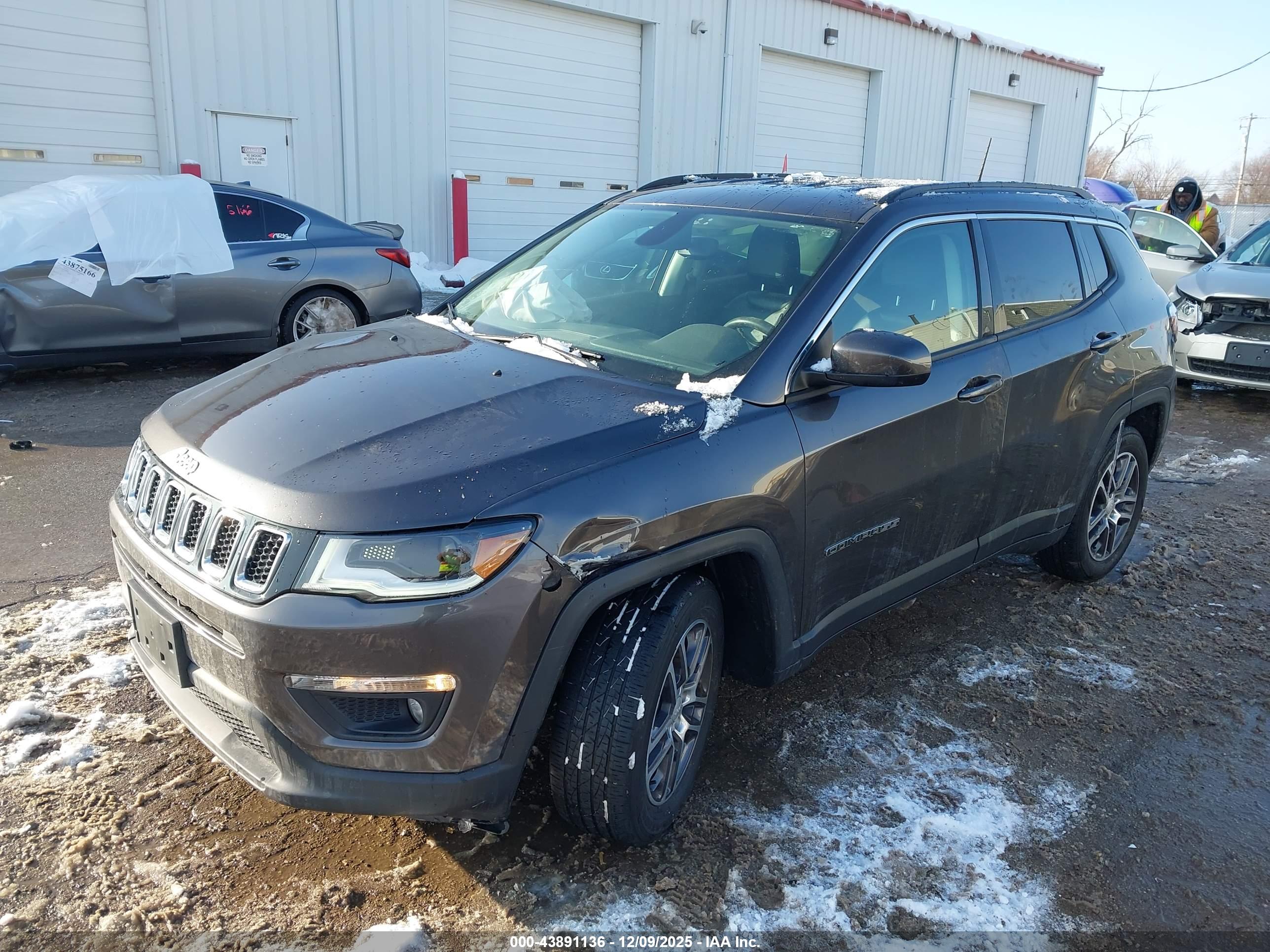 JEEP COMPASS image 2