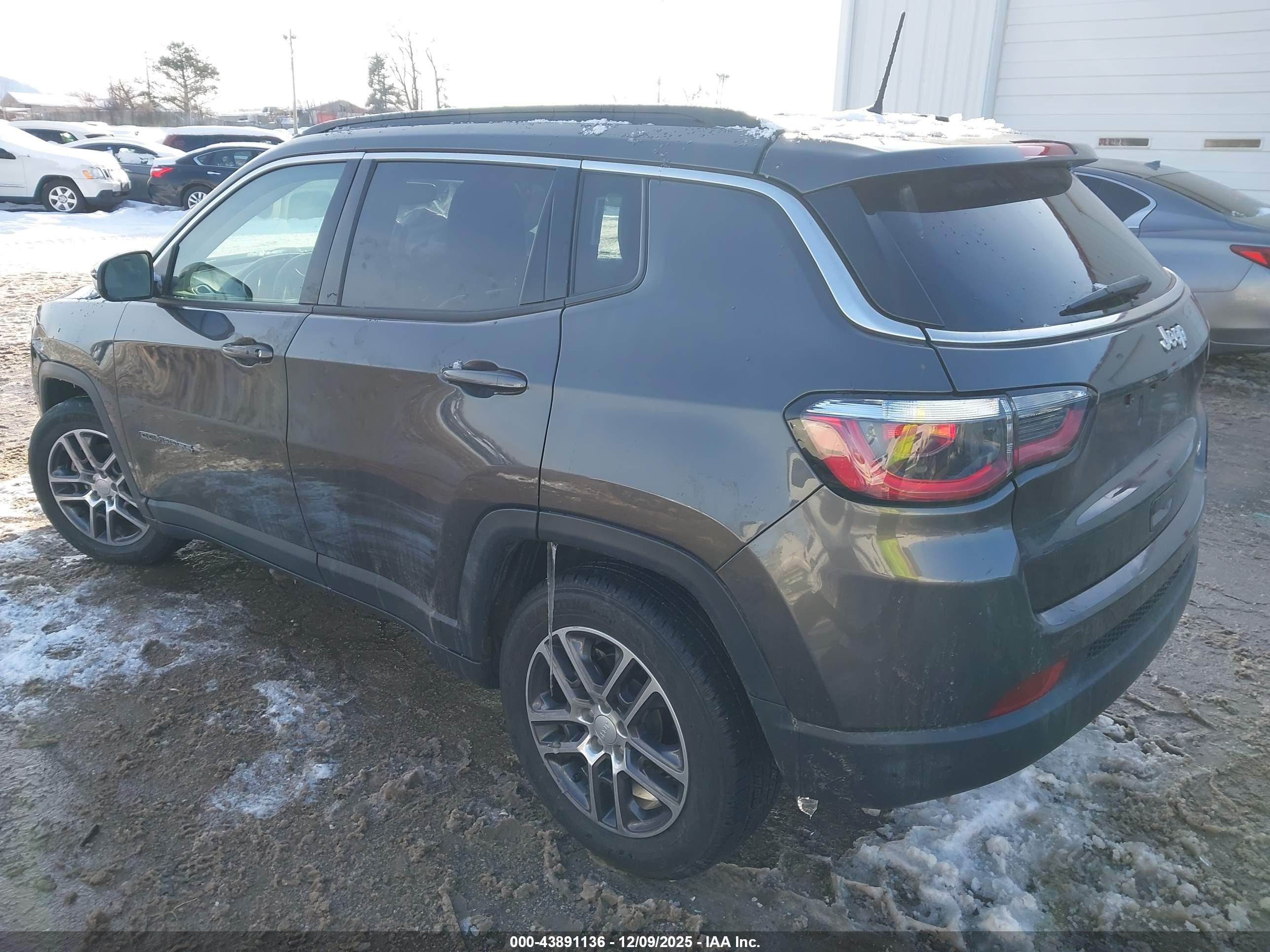 JEEP COMPASS image 3