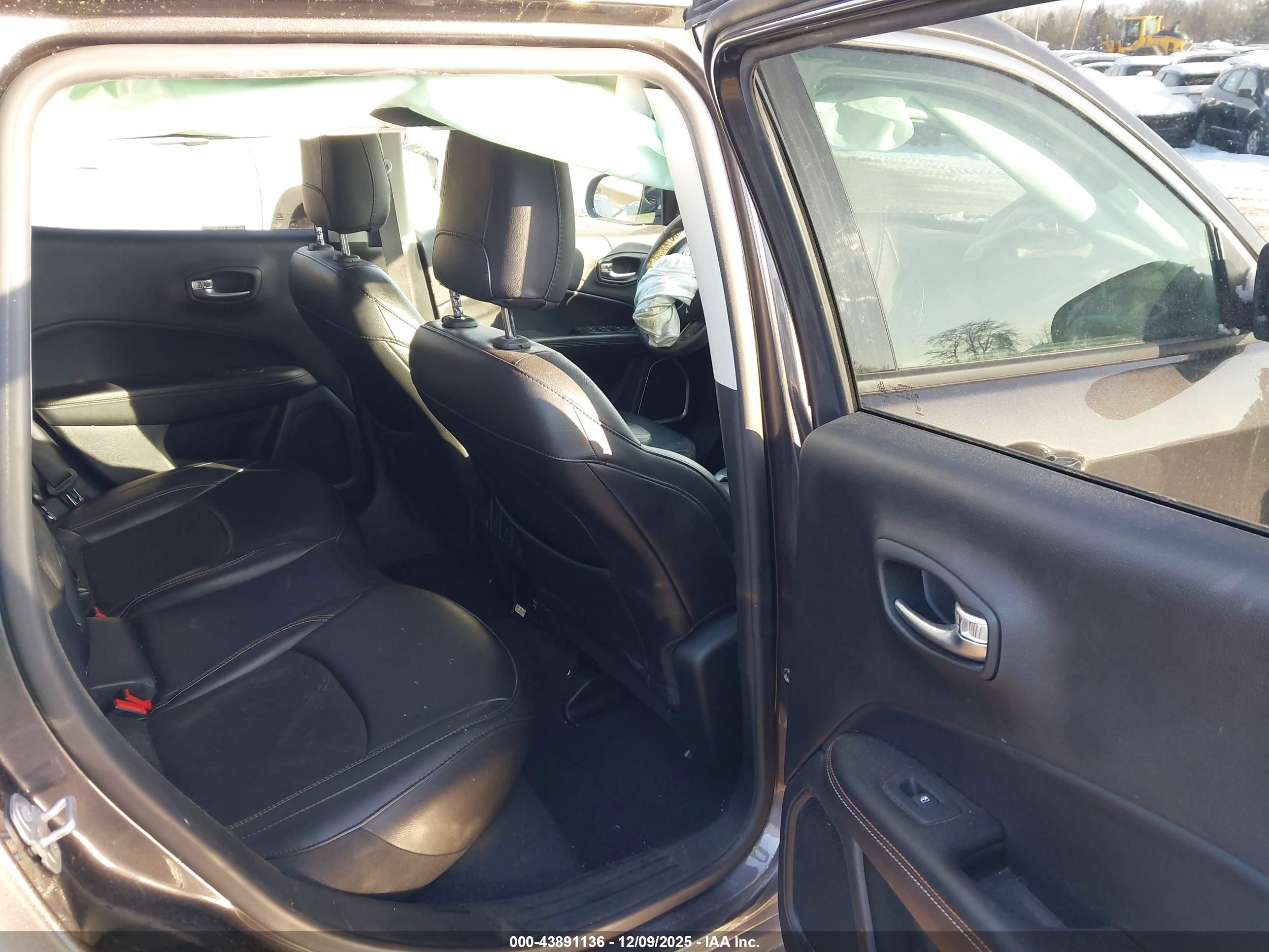 JEEP COMPASS image 8