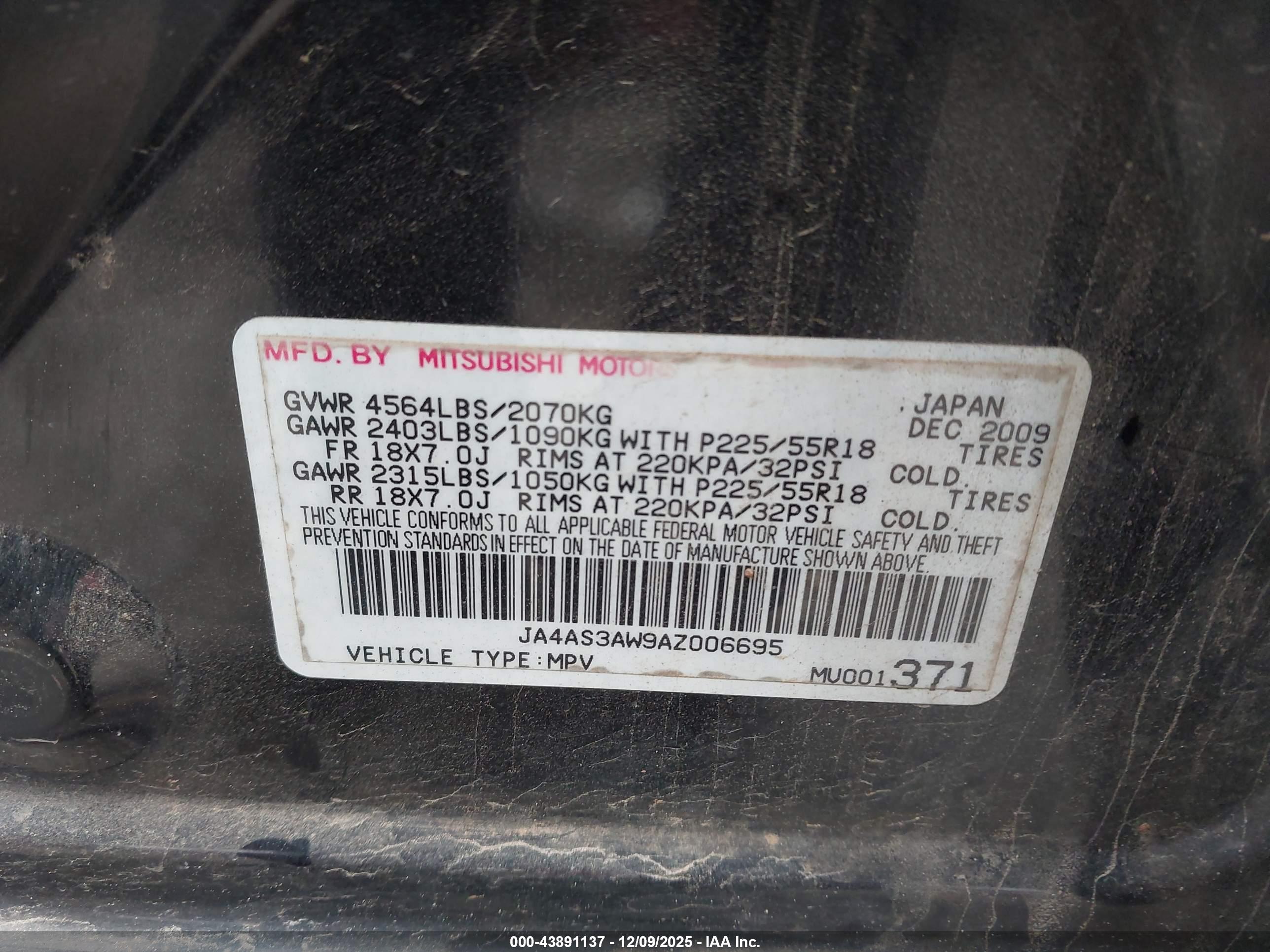 MITSUBISHI OUTLANDER image 9