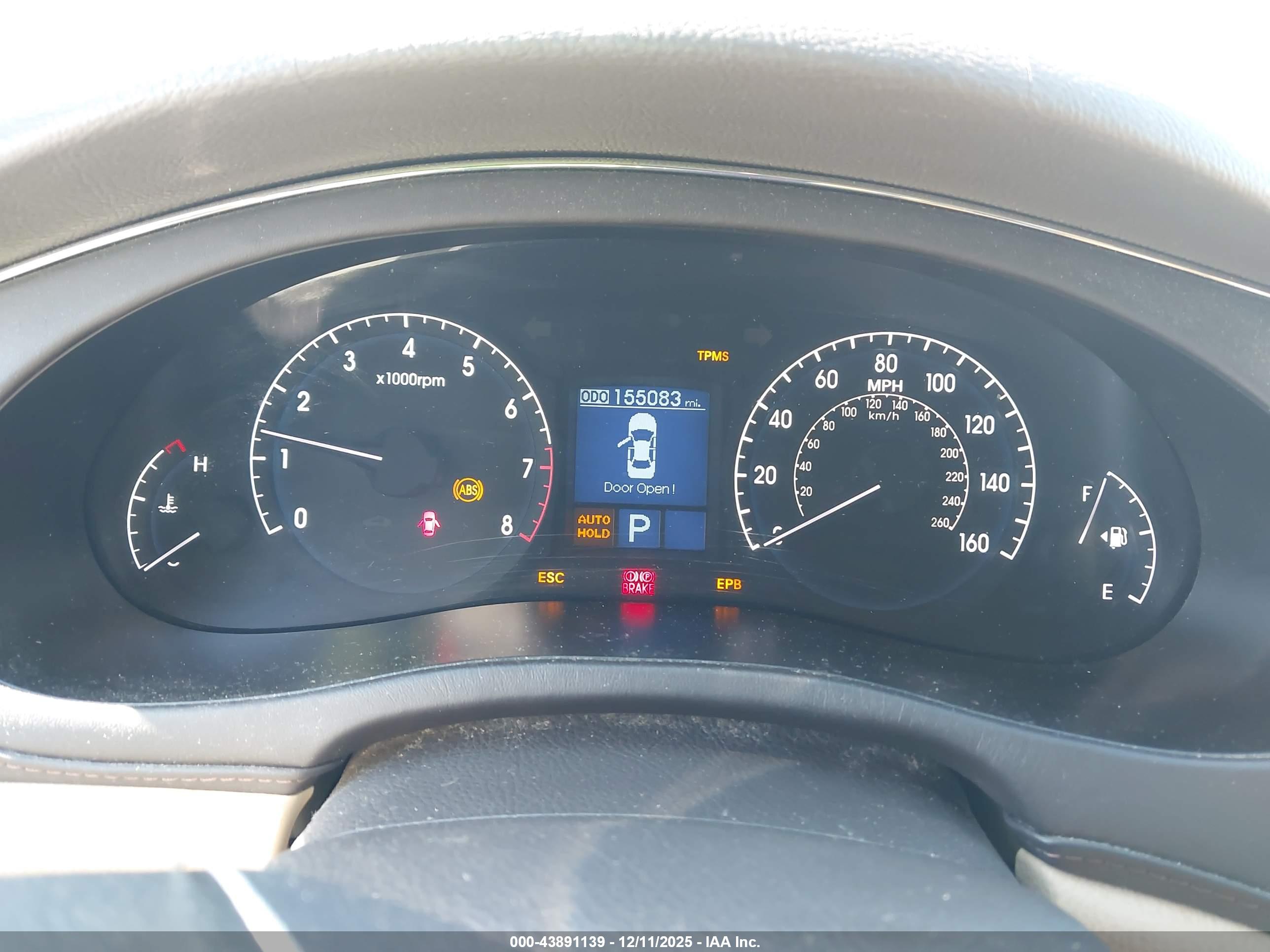HYUNDAI GENESIS image 7