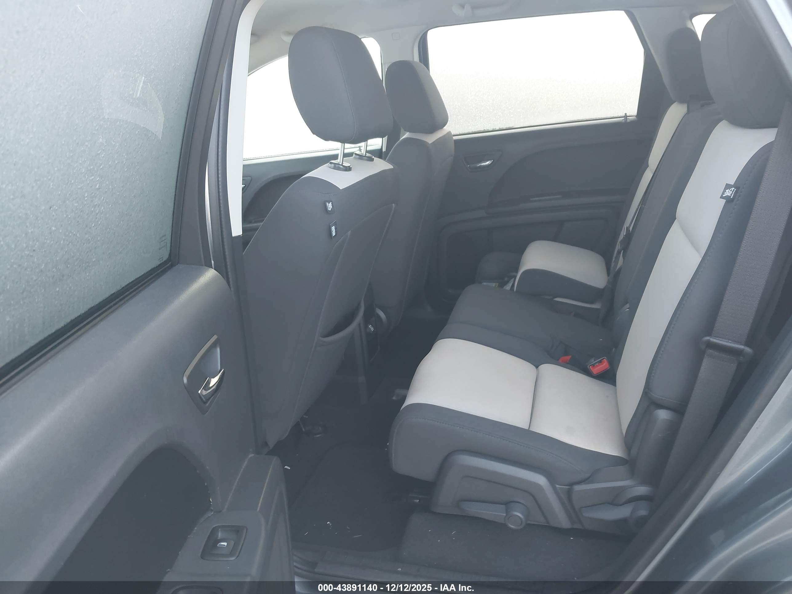 DODGE JOURNEY image 8
