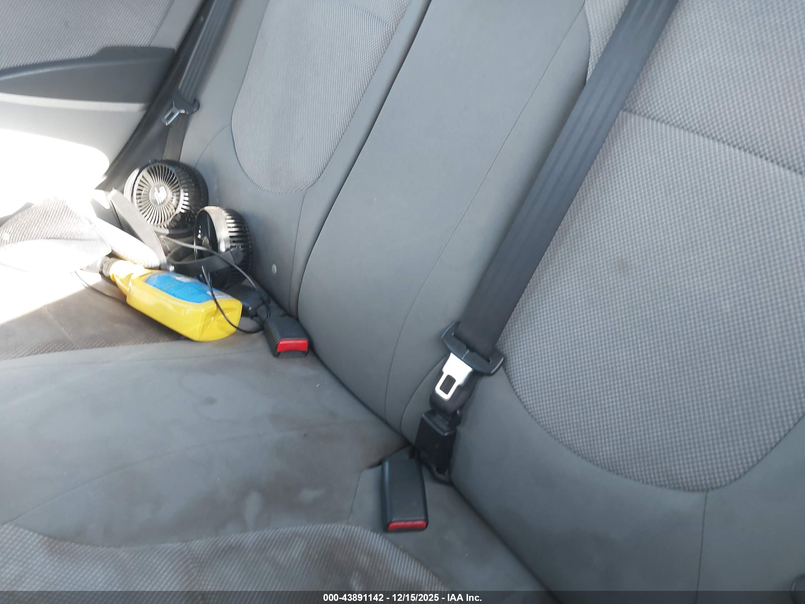 HYUNDAI ACCENT image 8