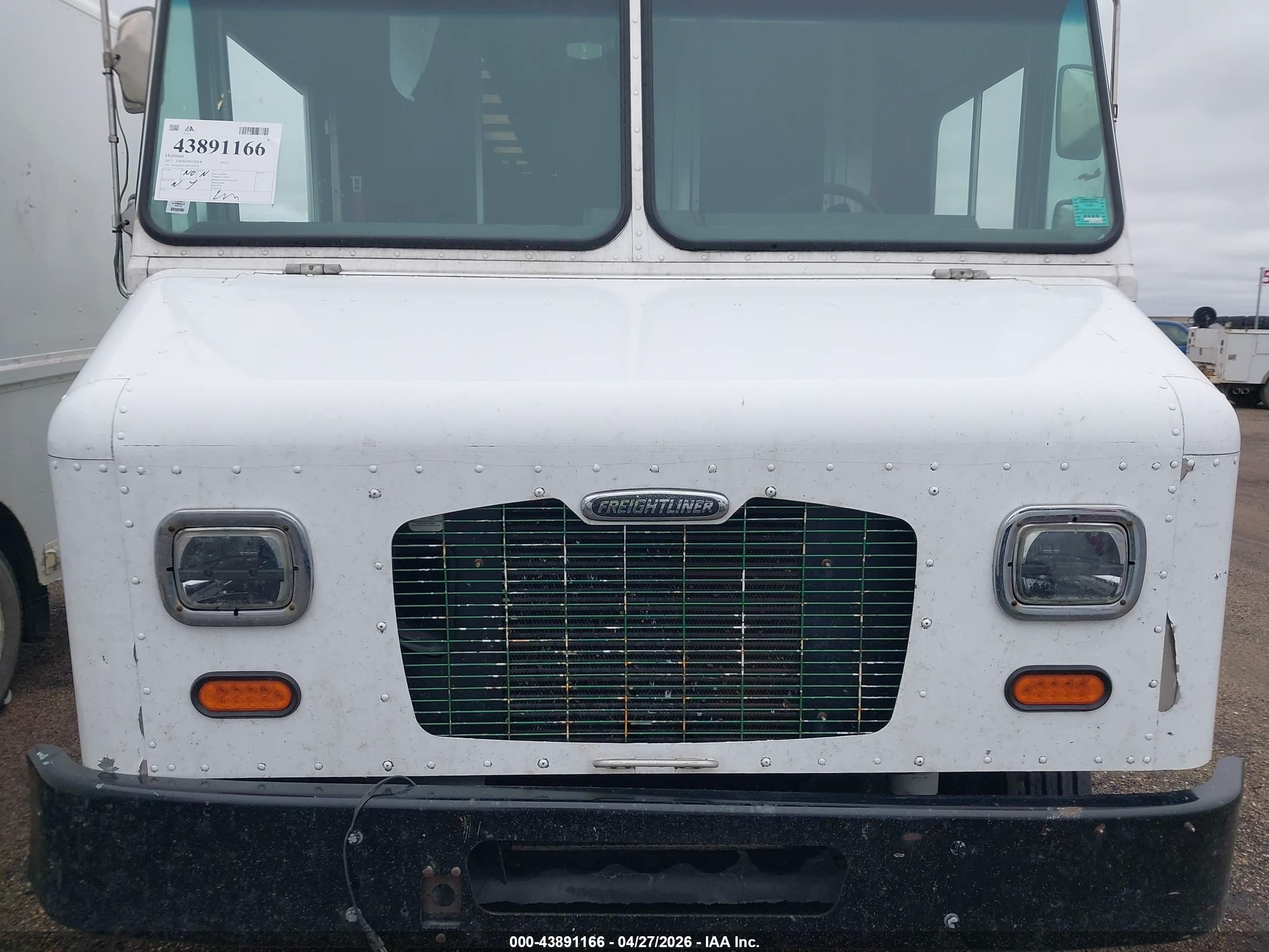 FREIGHTLINER MT55 image 10
