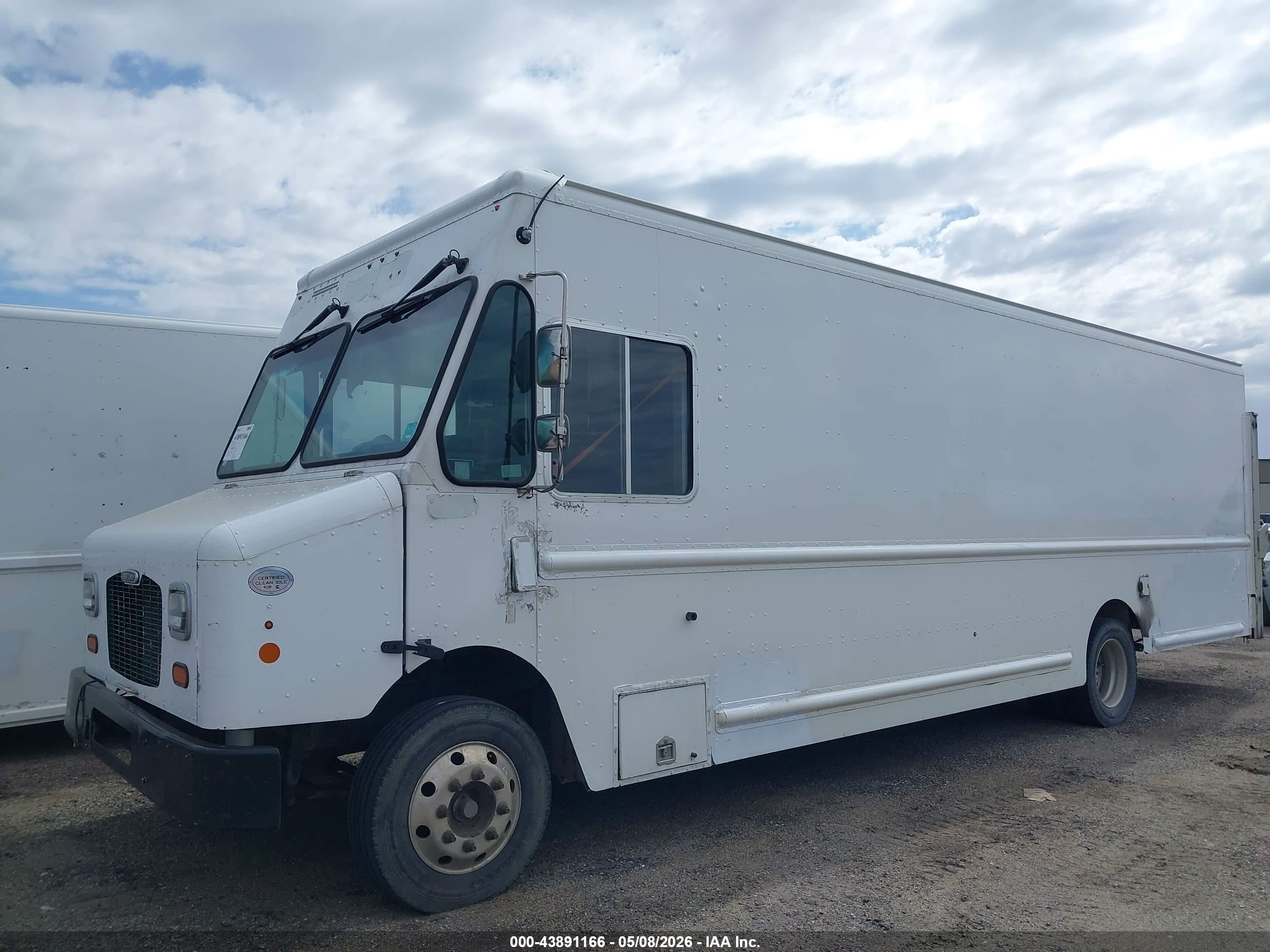 FREIGHTLINER MT55 image 6