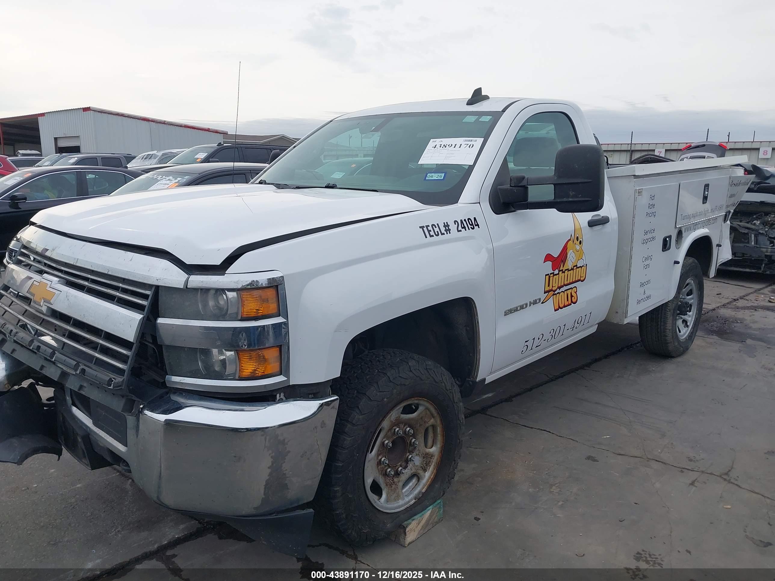 CHEVROLET SILVERADO image 2