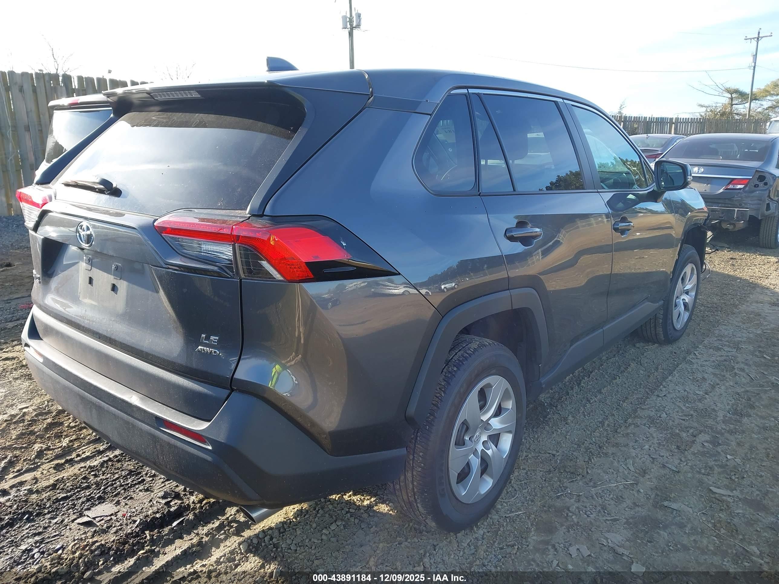 TOYOTA RAV4 image 4