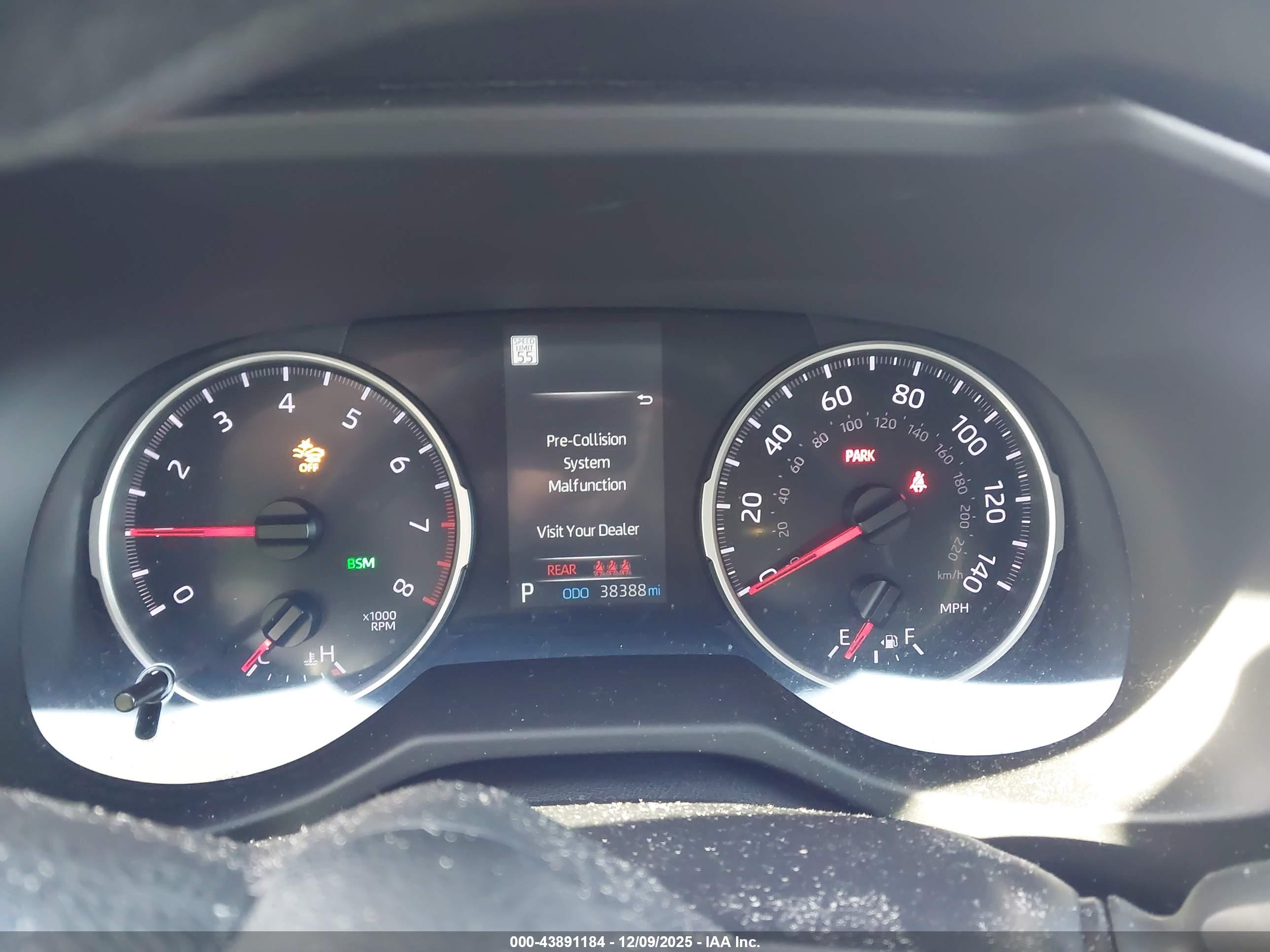 TOYOTA RAV4 image 7