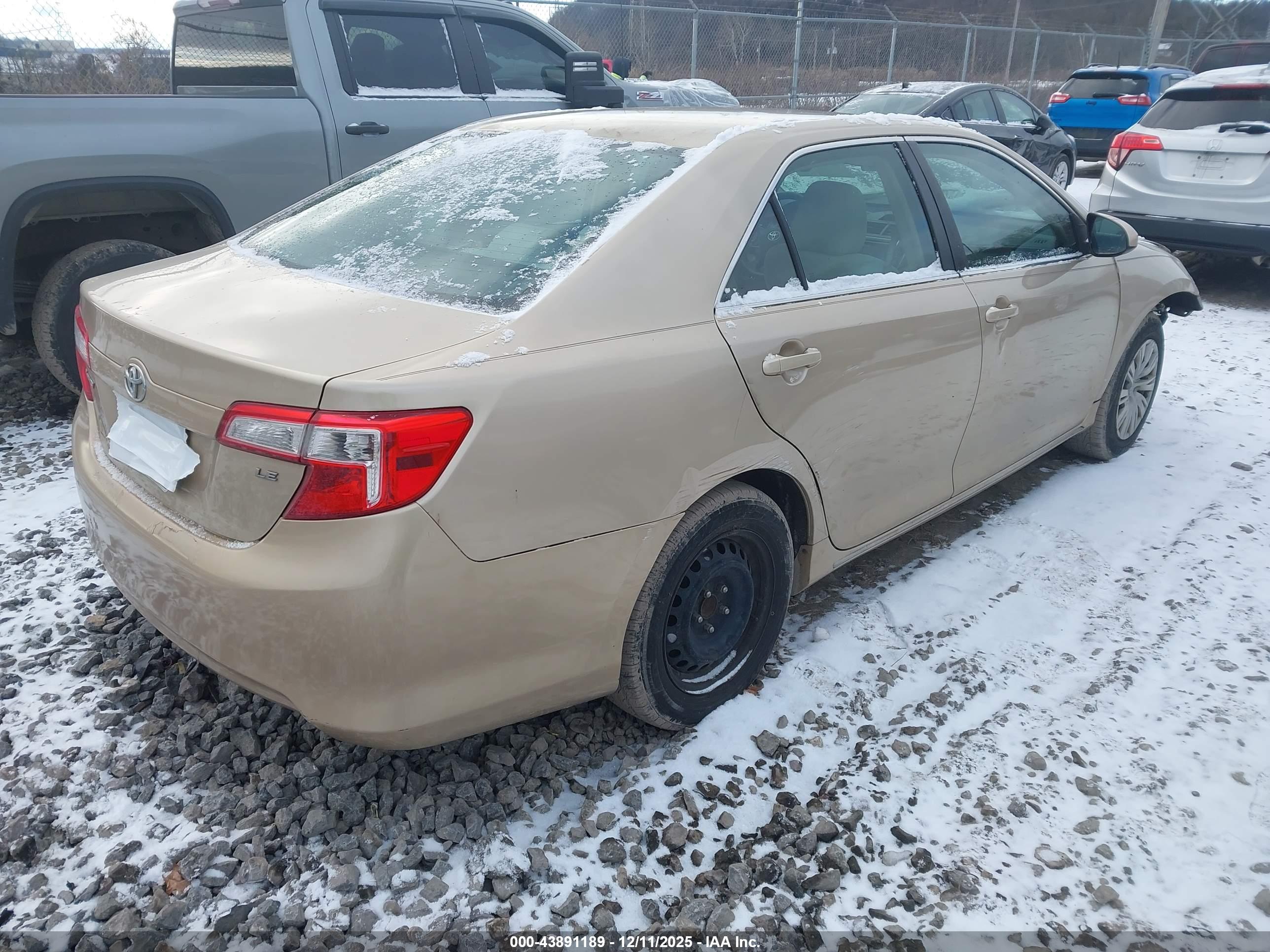TOYOTA CAMRY image 4