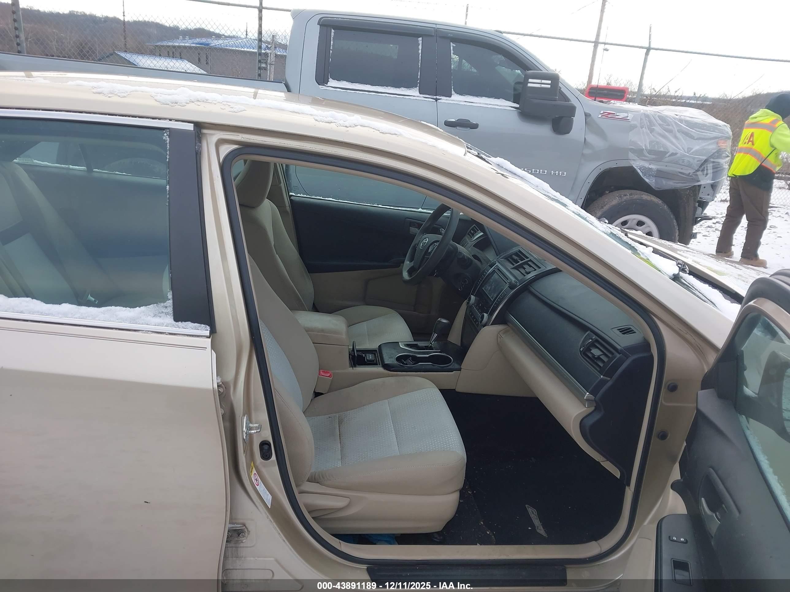 TOYOTA CAMRY image 5