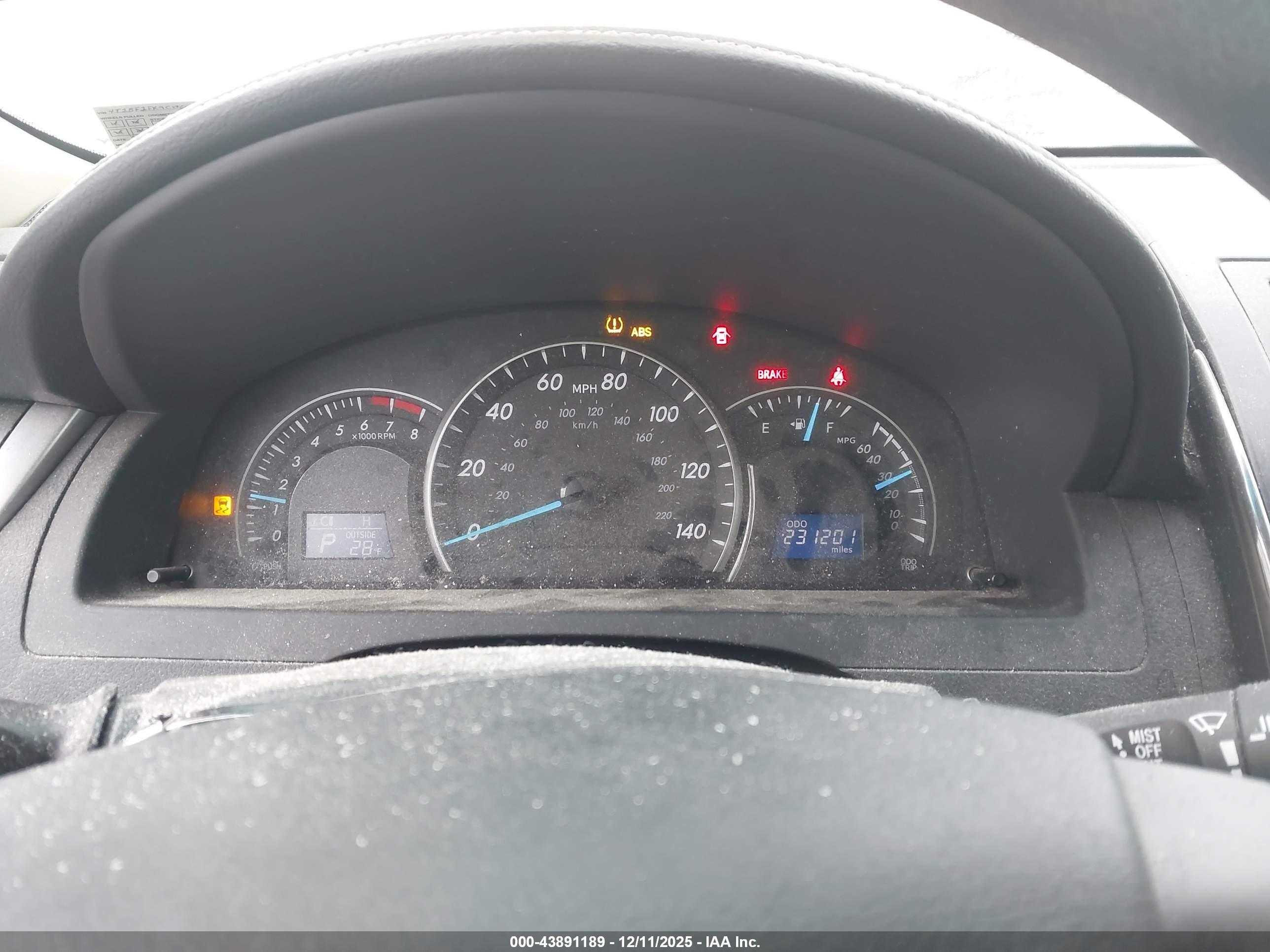 TOYOTA CAMRY image 7