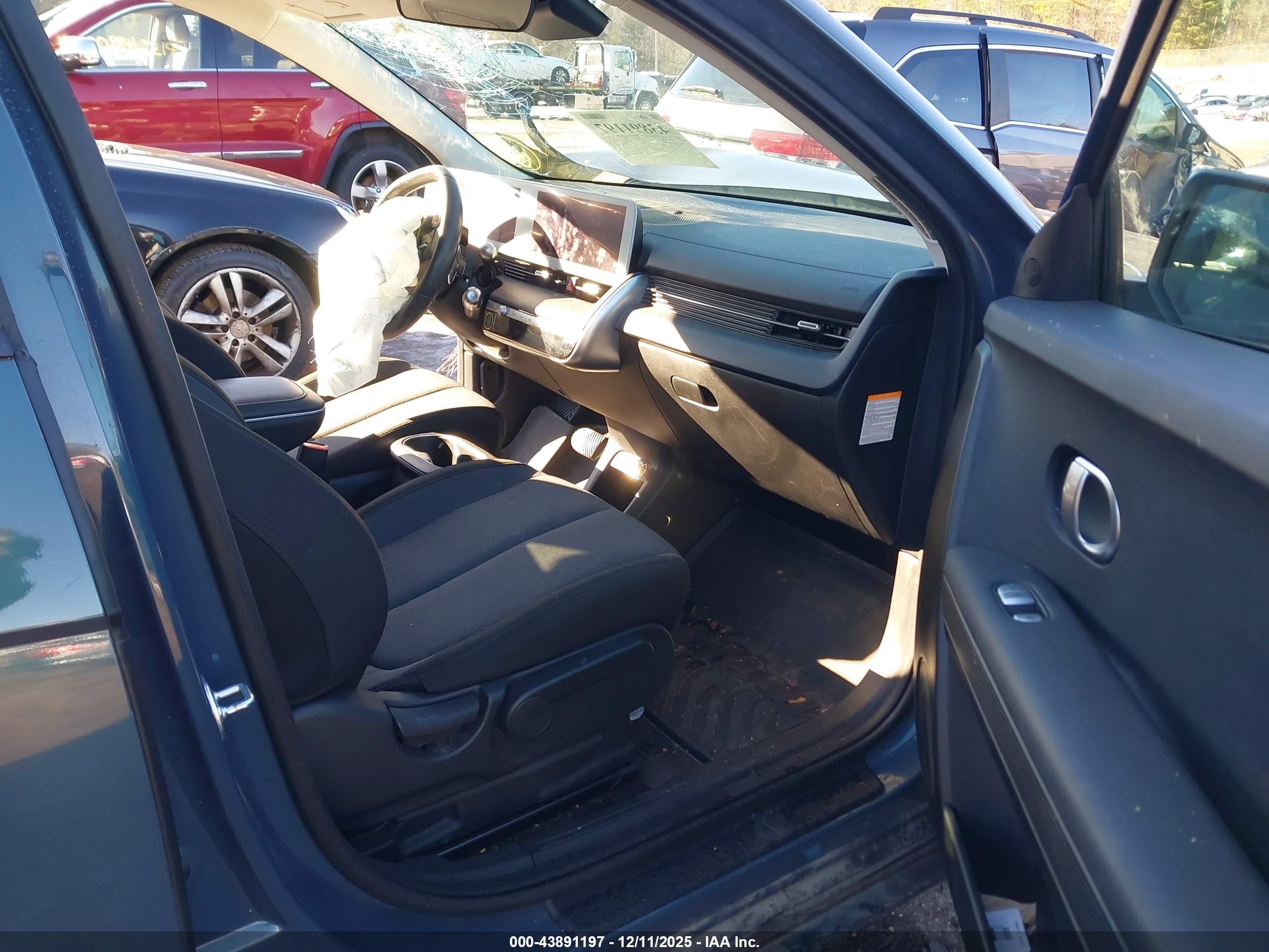 HYUNDAI IONIQ image 5