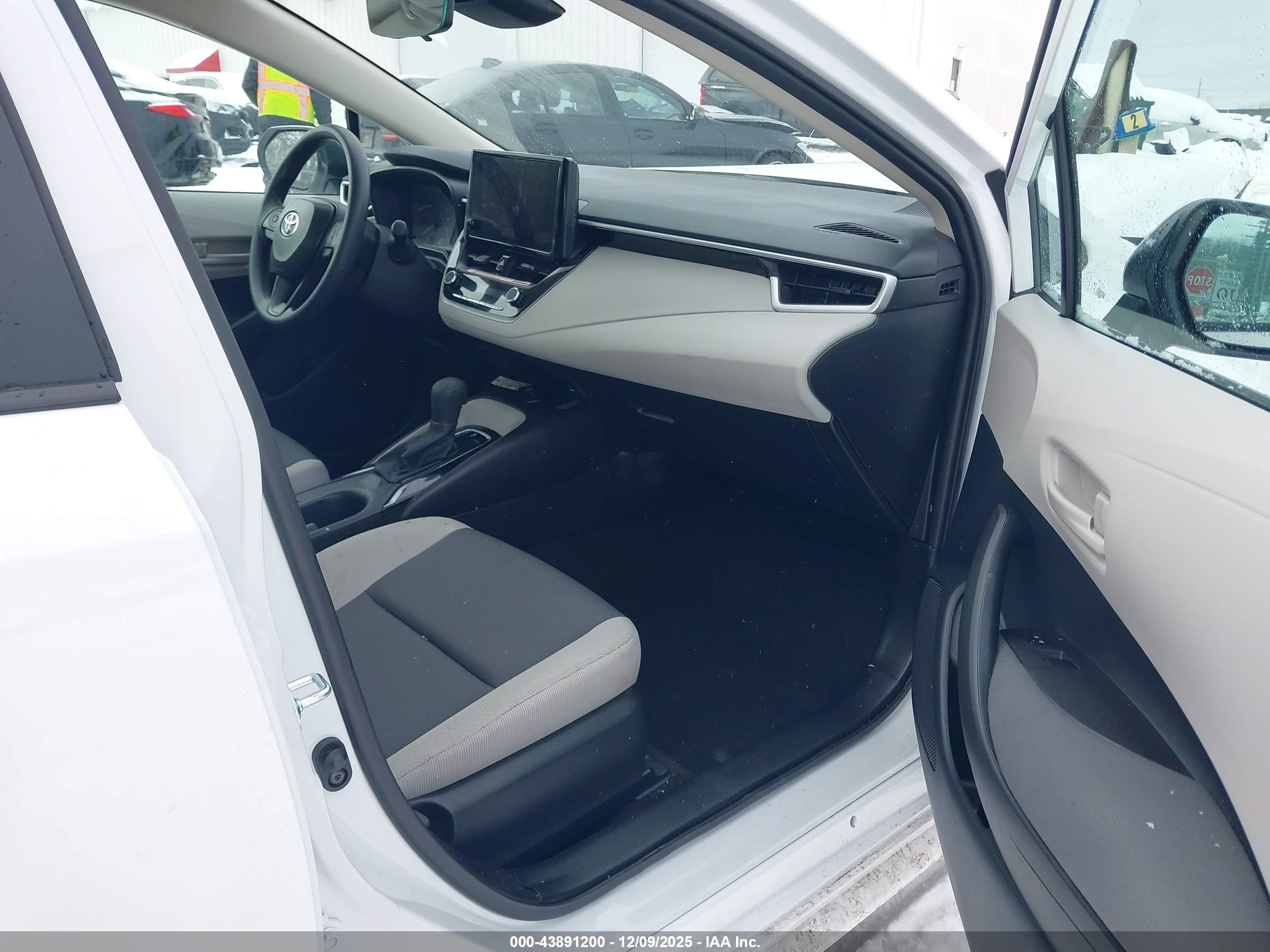 TOYOTA COROLLA image 5