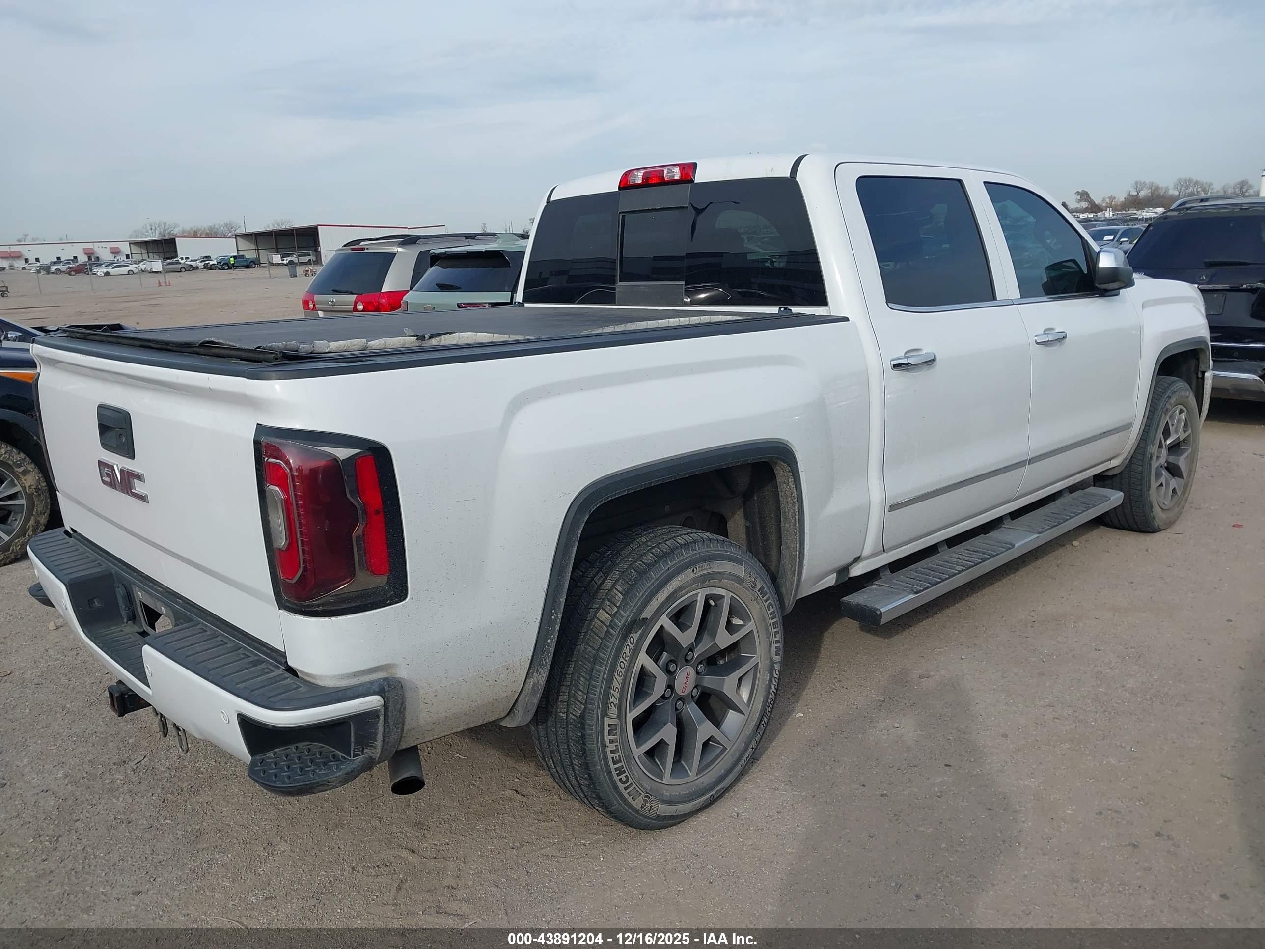 GMC SIERRA image 4
