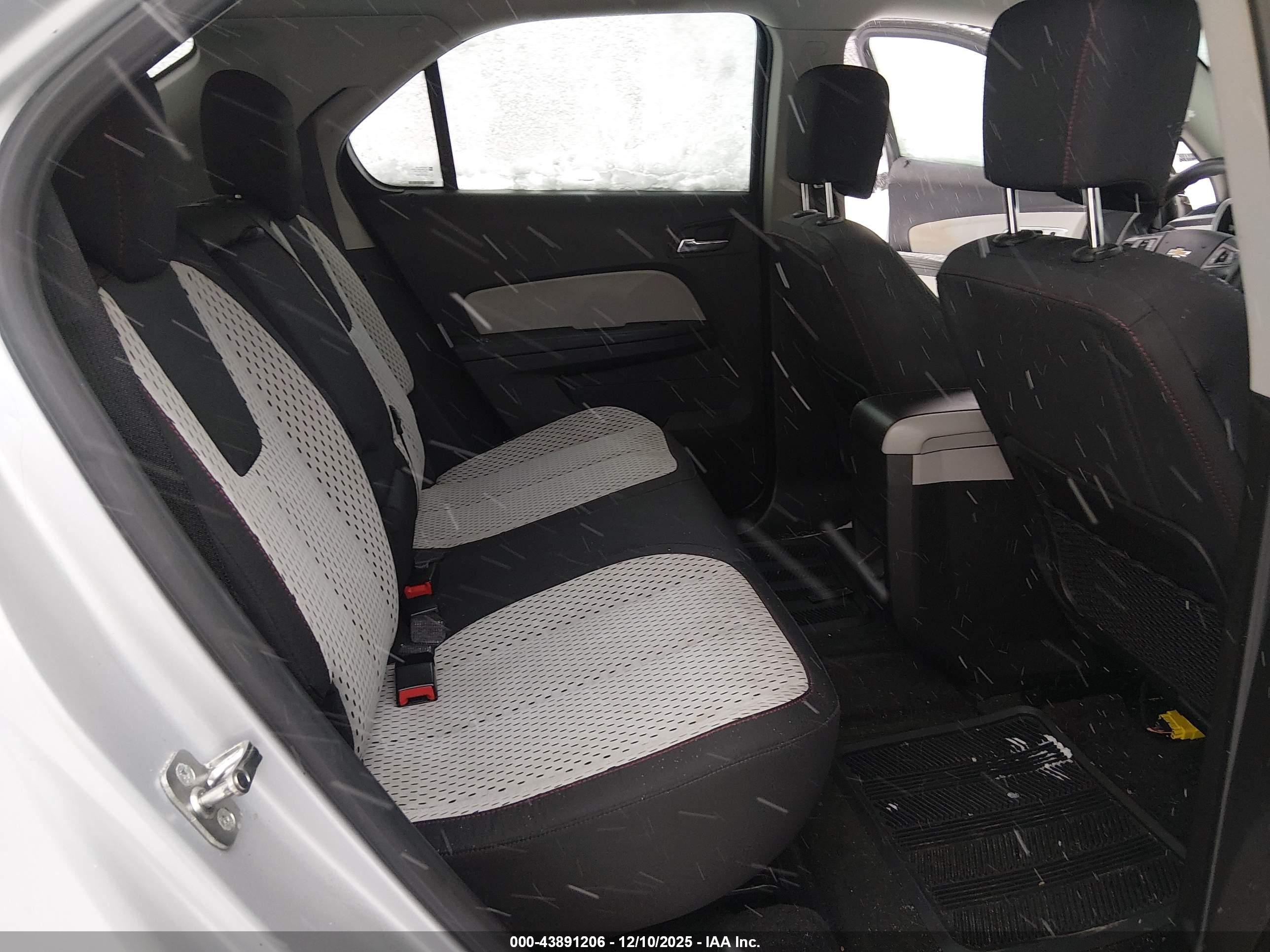 CHEVROLET EQUINOX image 8