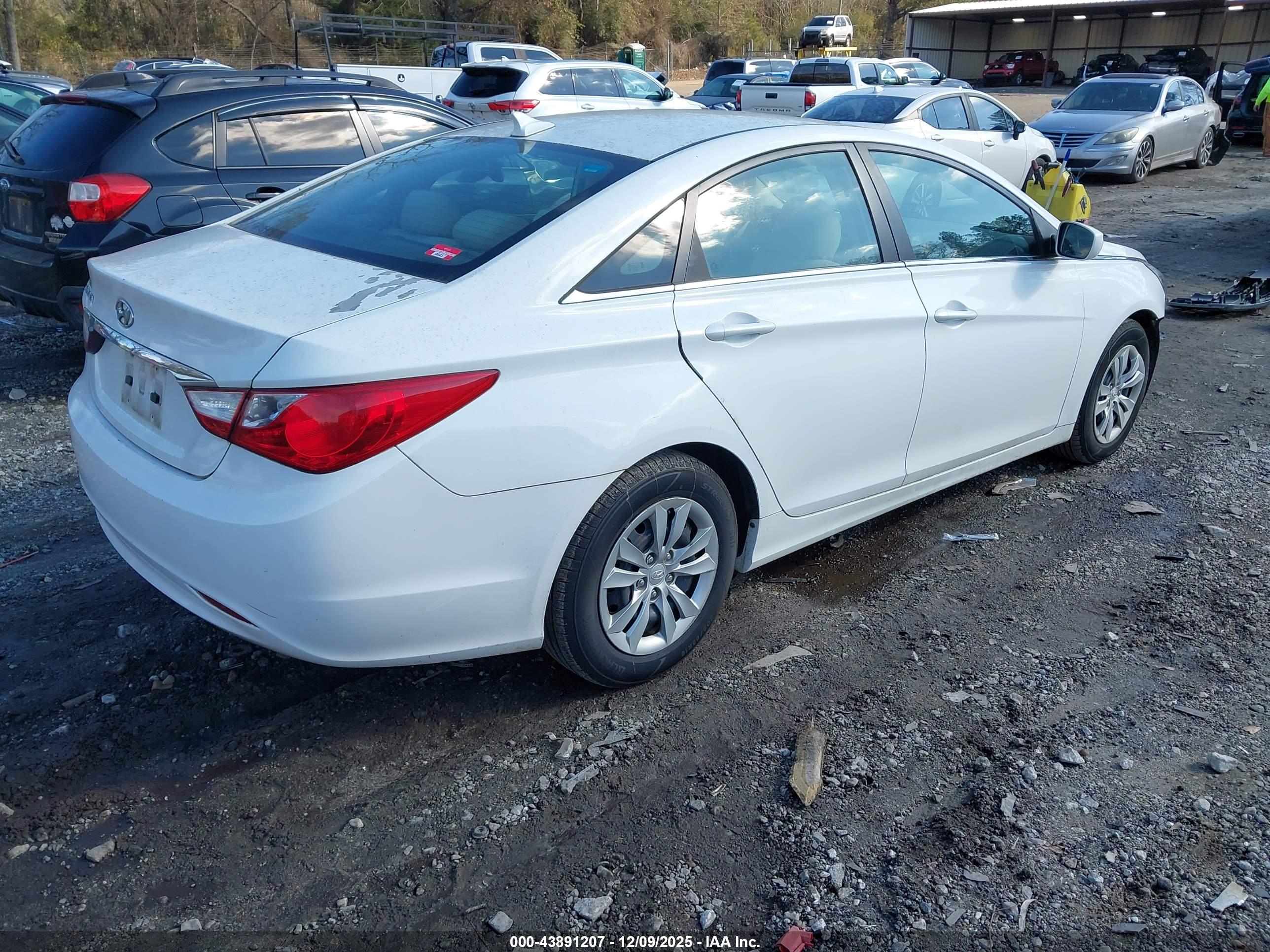 HYUNDAI SONATA image 4