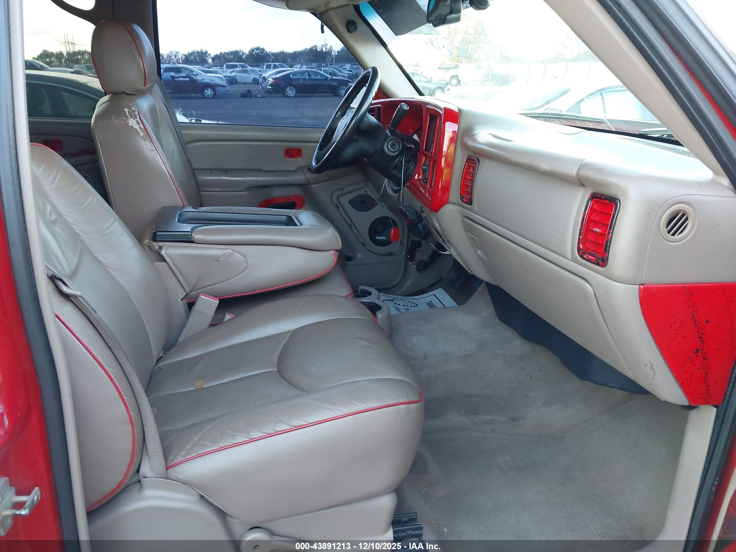 CHEVROLET SILVERADO image 5