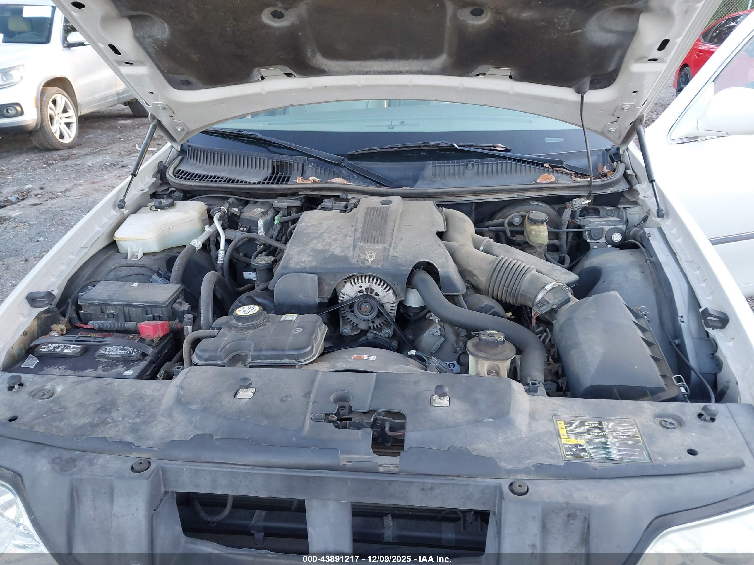 LINCOLN TOWN image 10
